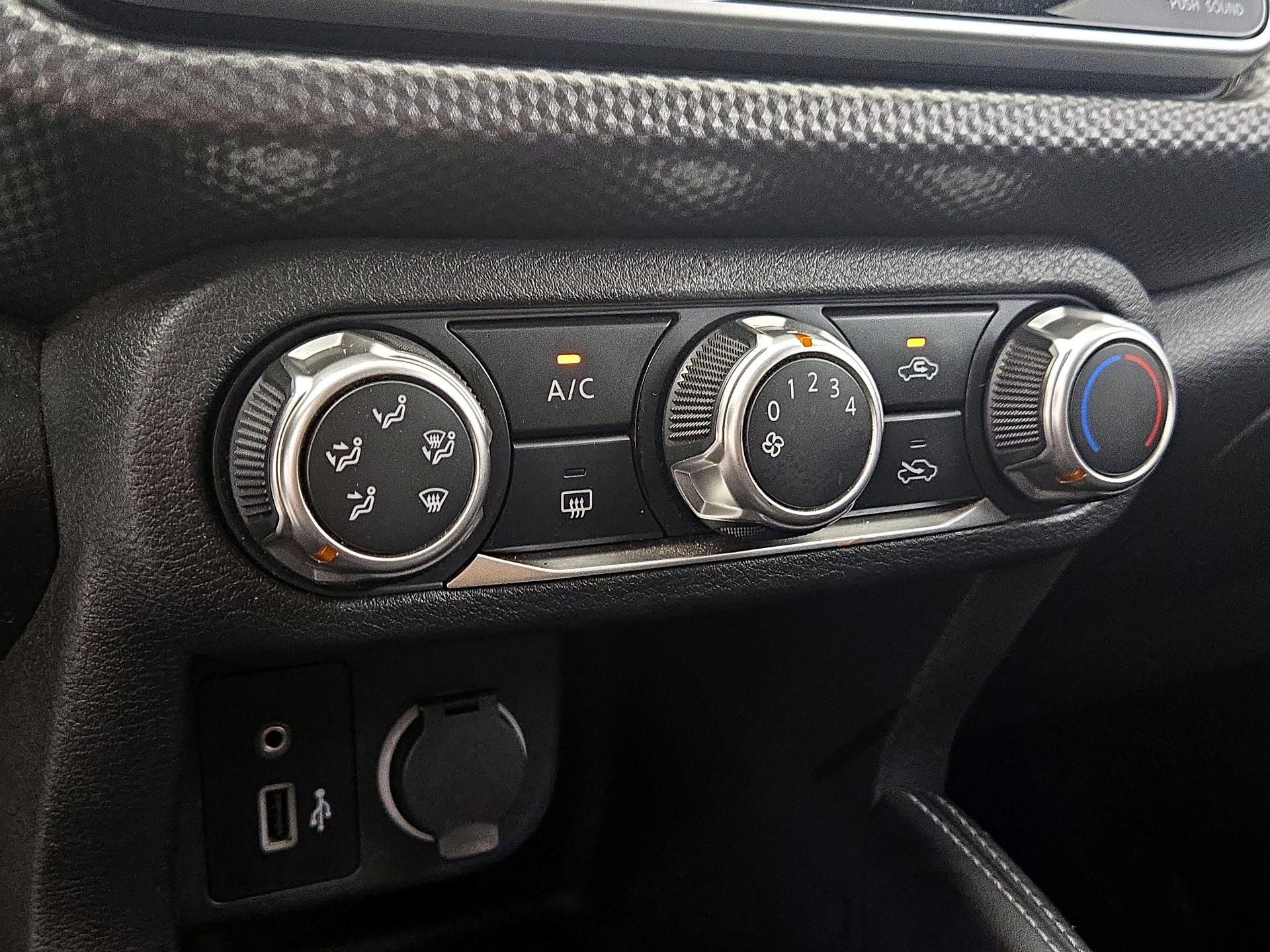 Thumbnail: 2019 Nissan Kicks - 16