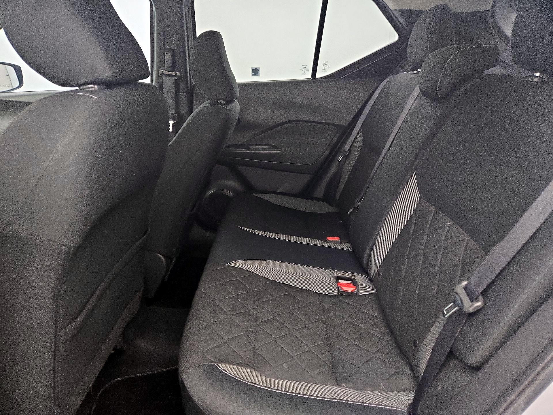 Thumbnail: 2019 Nissan Kicks - 19