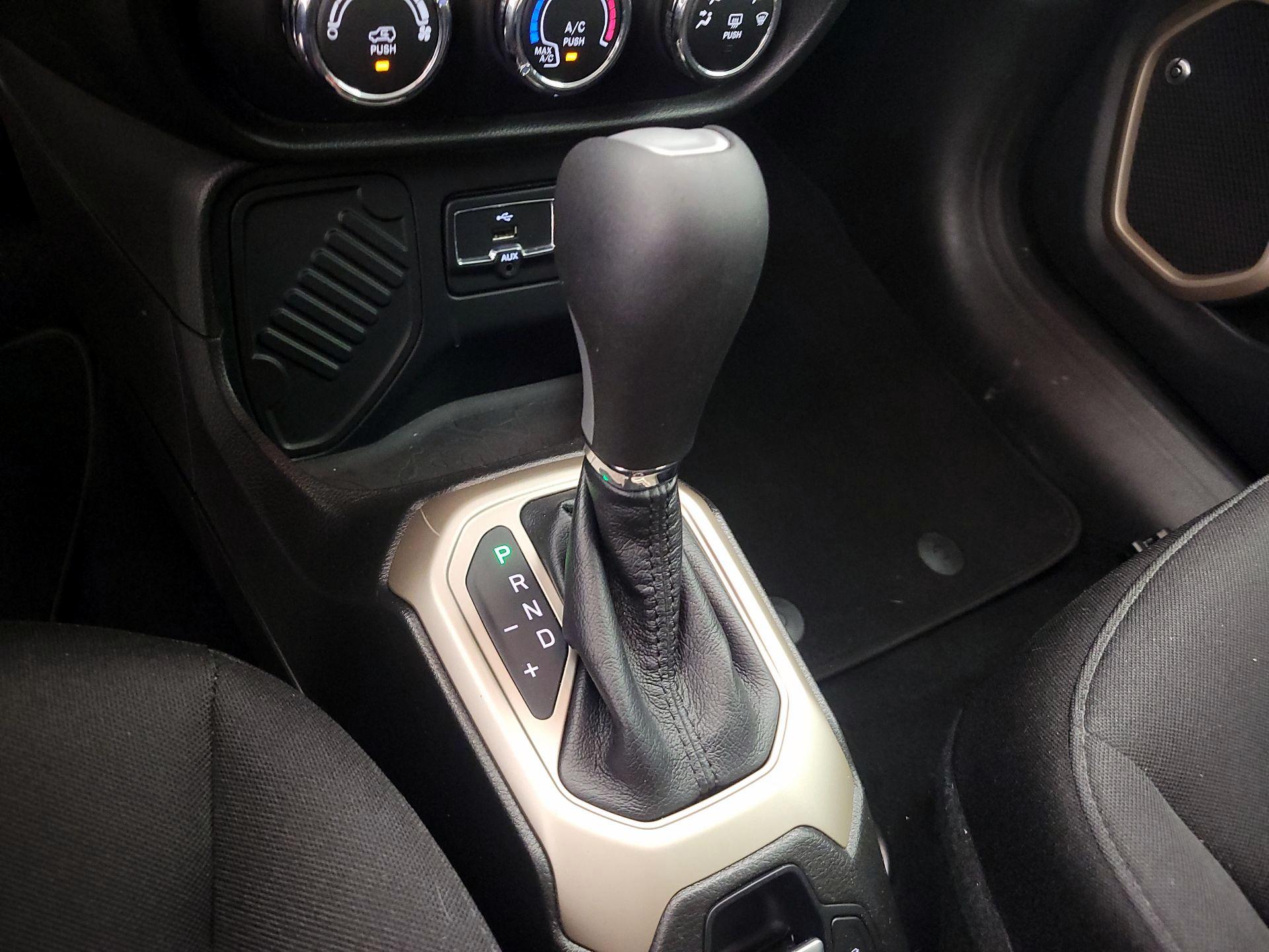 Thumbnail: 2017 Jeep Renegade - 17