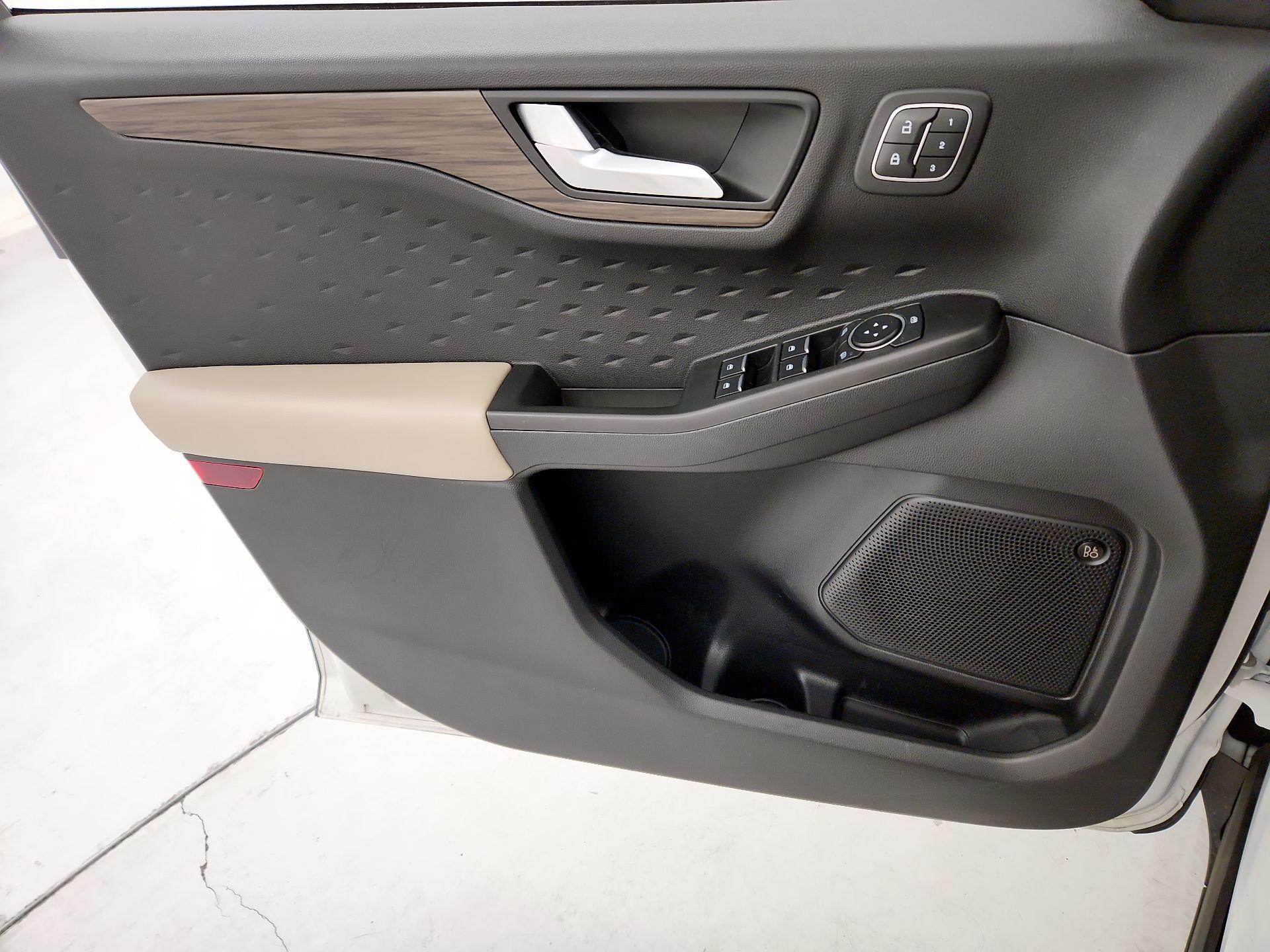 Thumbnail: 2020 Ford Escape - 19