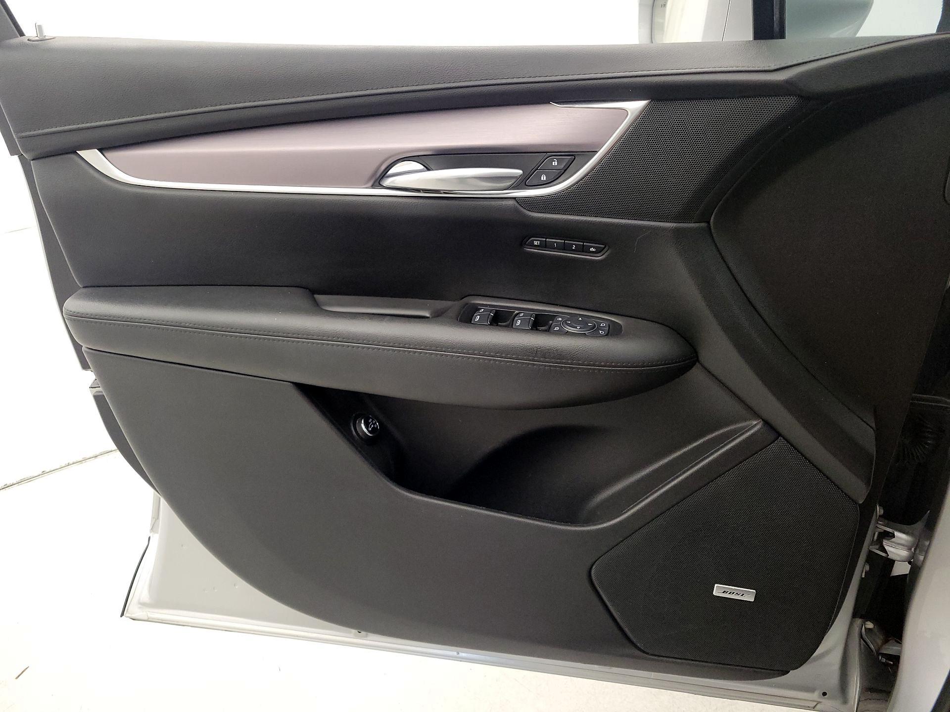 Thumbnail: 2017 Cadillac XT5 - 12