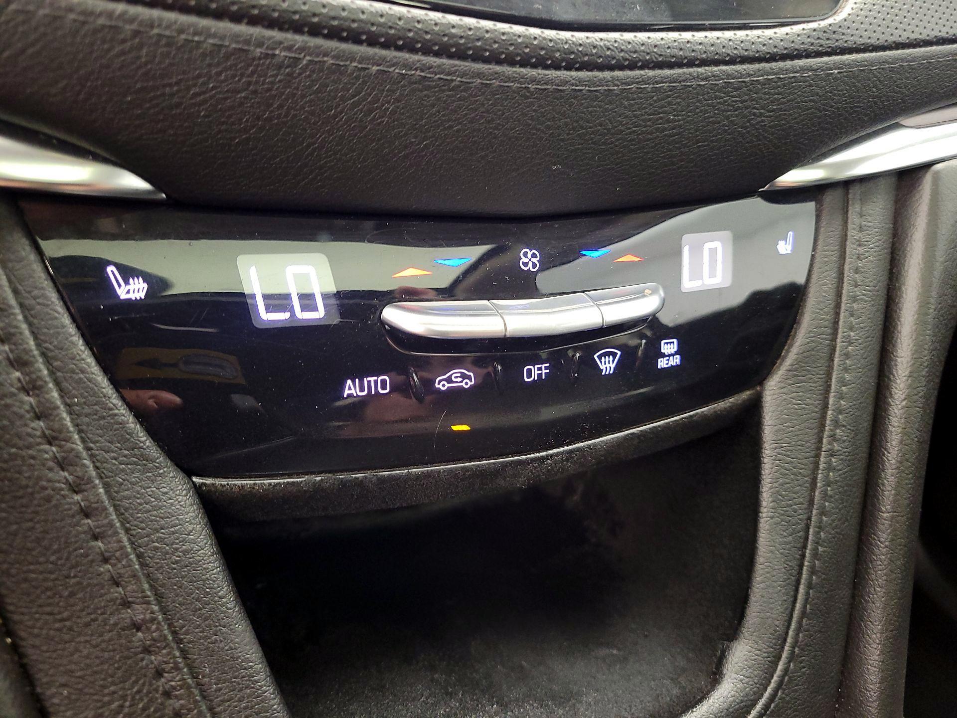 Thumbnail: 2017 Cadillac XT5 - 17
