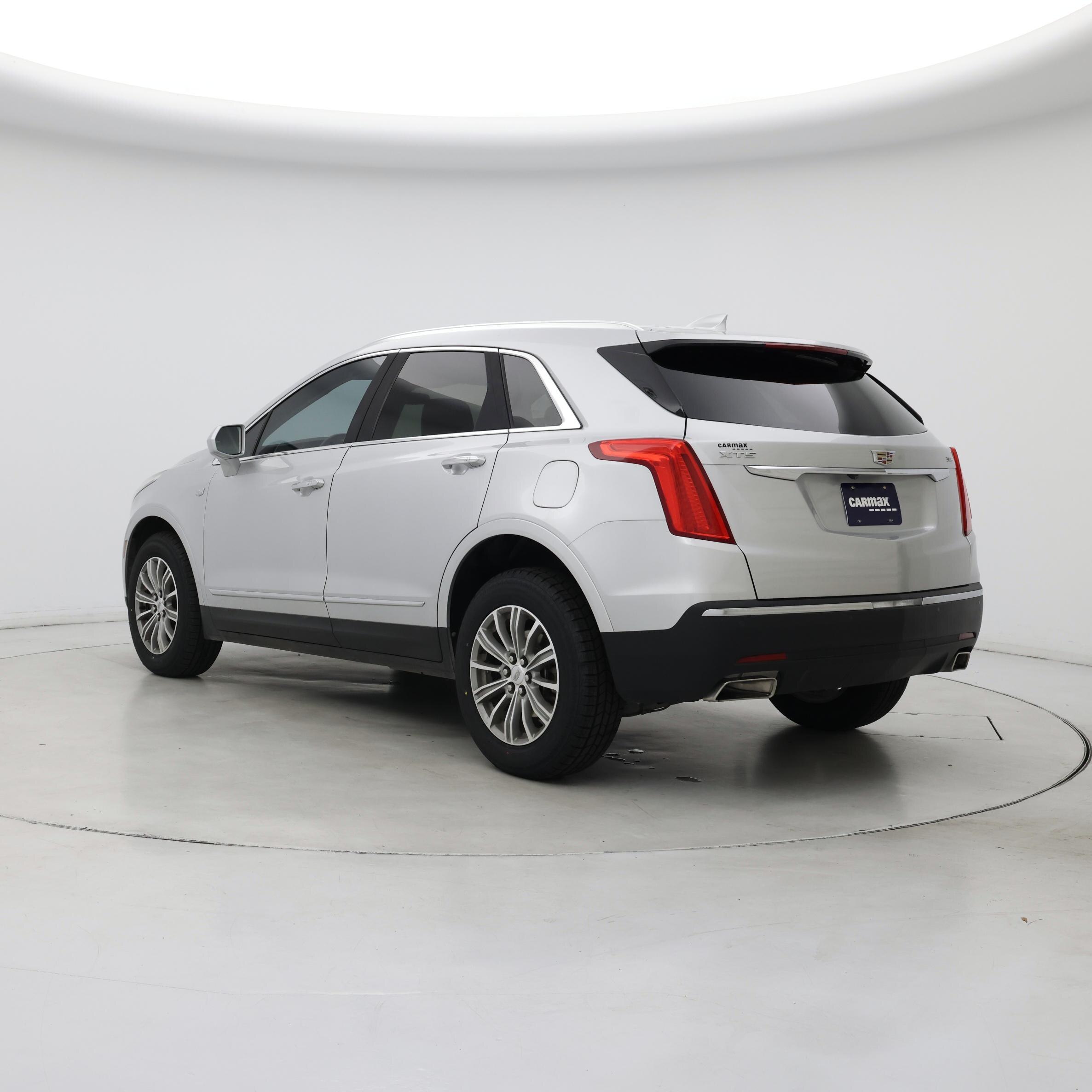 Thumbnail: 2017 Cadillac XT5 - 2