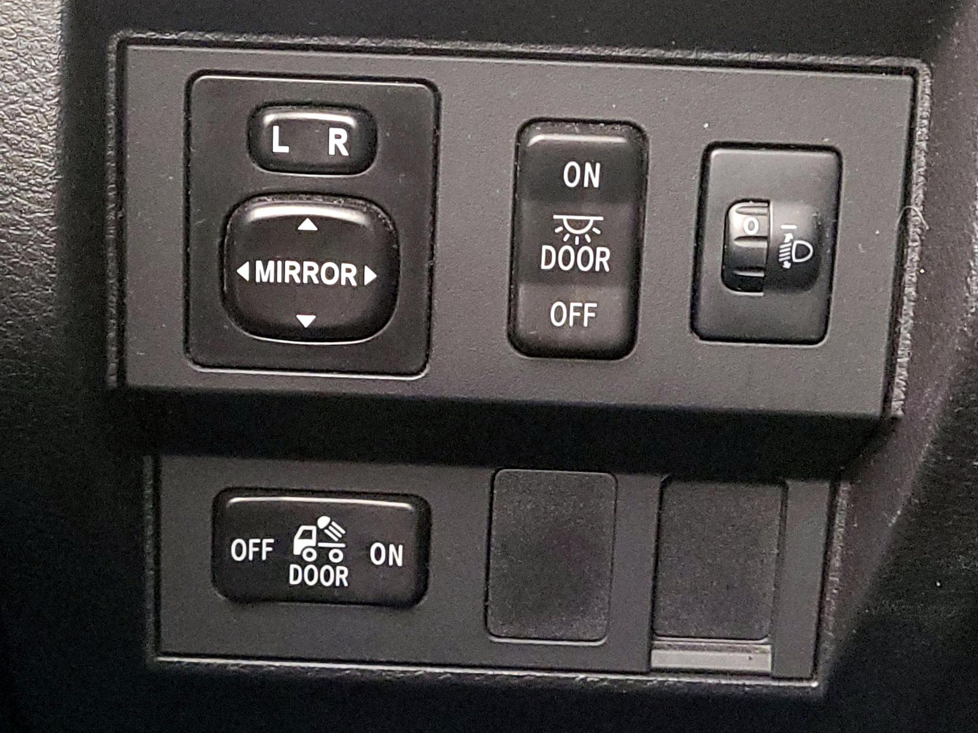 Thumbnail: 2014 Toyota Tundra - 13