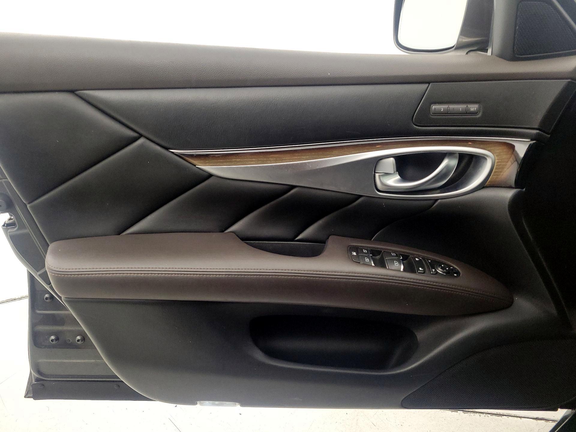 Thumbnail: 2013 INFINITI M56 - 12