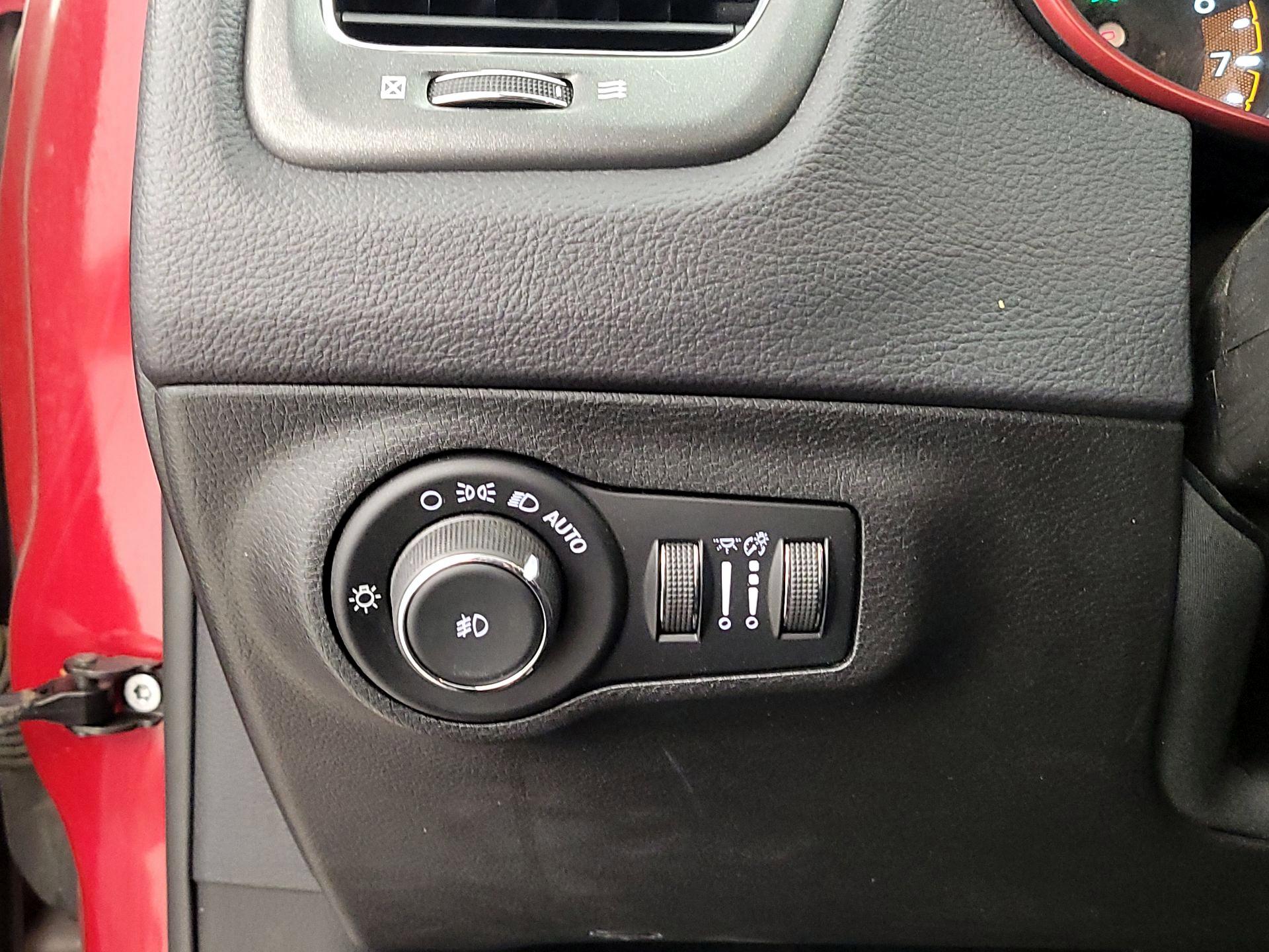 Thumbnail: 2017 Jeep Compass - 13