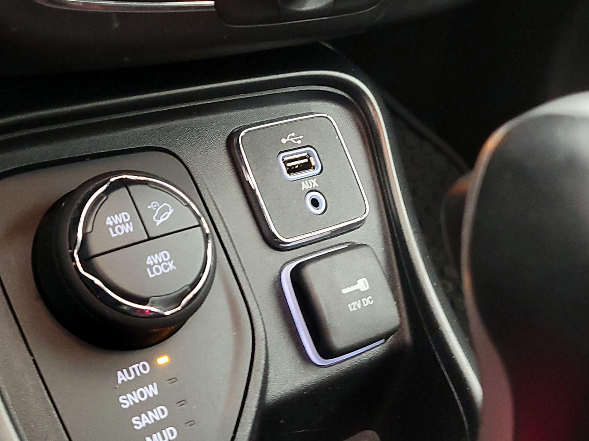 Thumbnail: 2017 Jeep Compass - 19