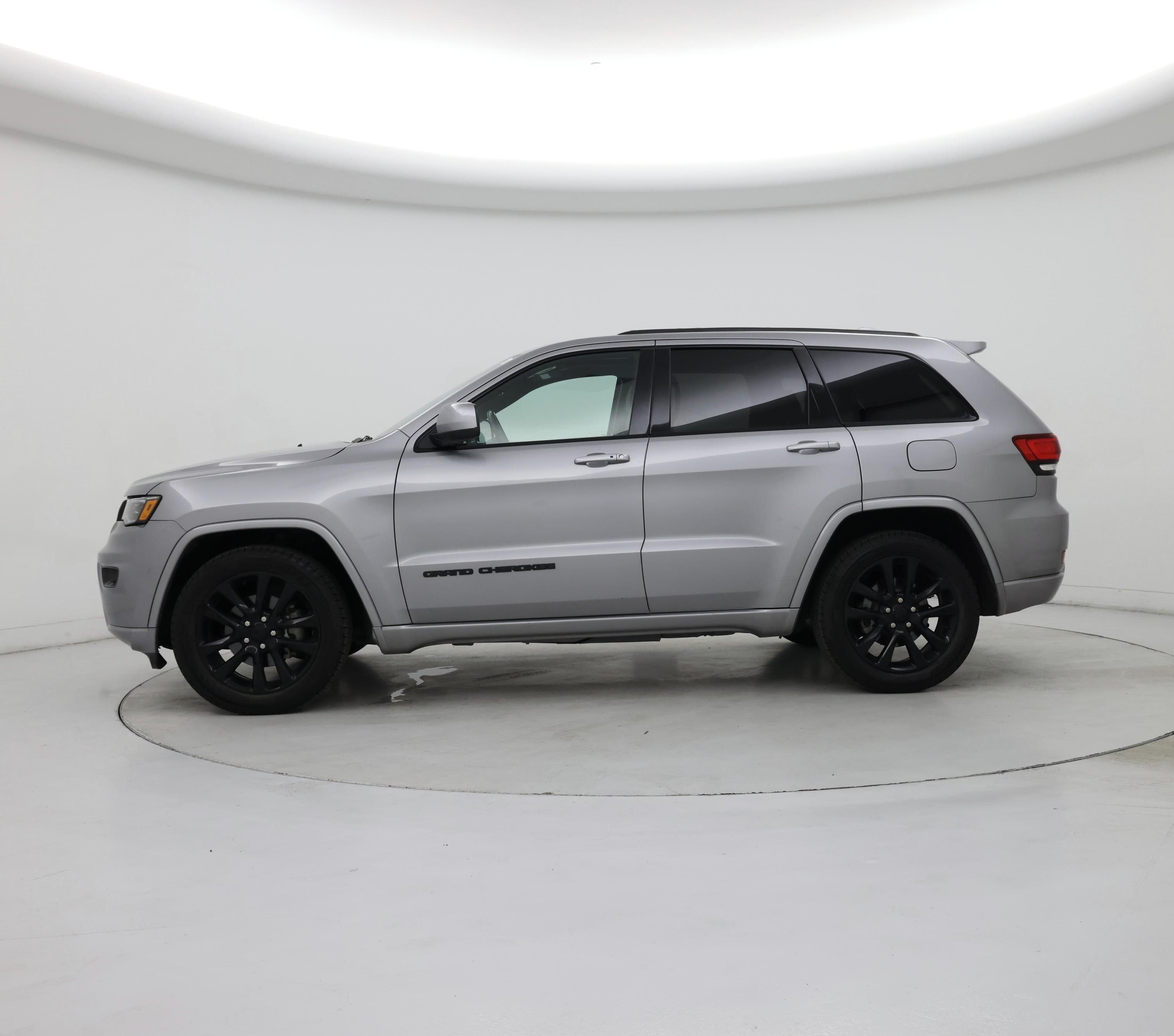 Thumbnail: 2020 Jeep Grand Cherokee - 3