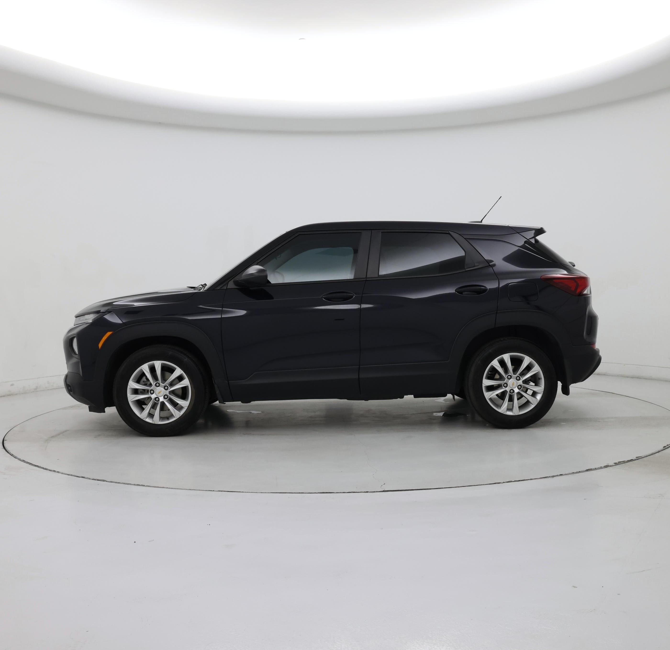 Thumbnail: 2021 Chevrolet TrailBlazer - 3