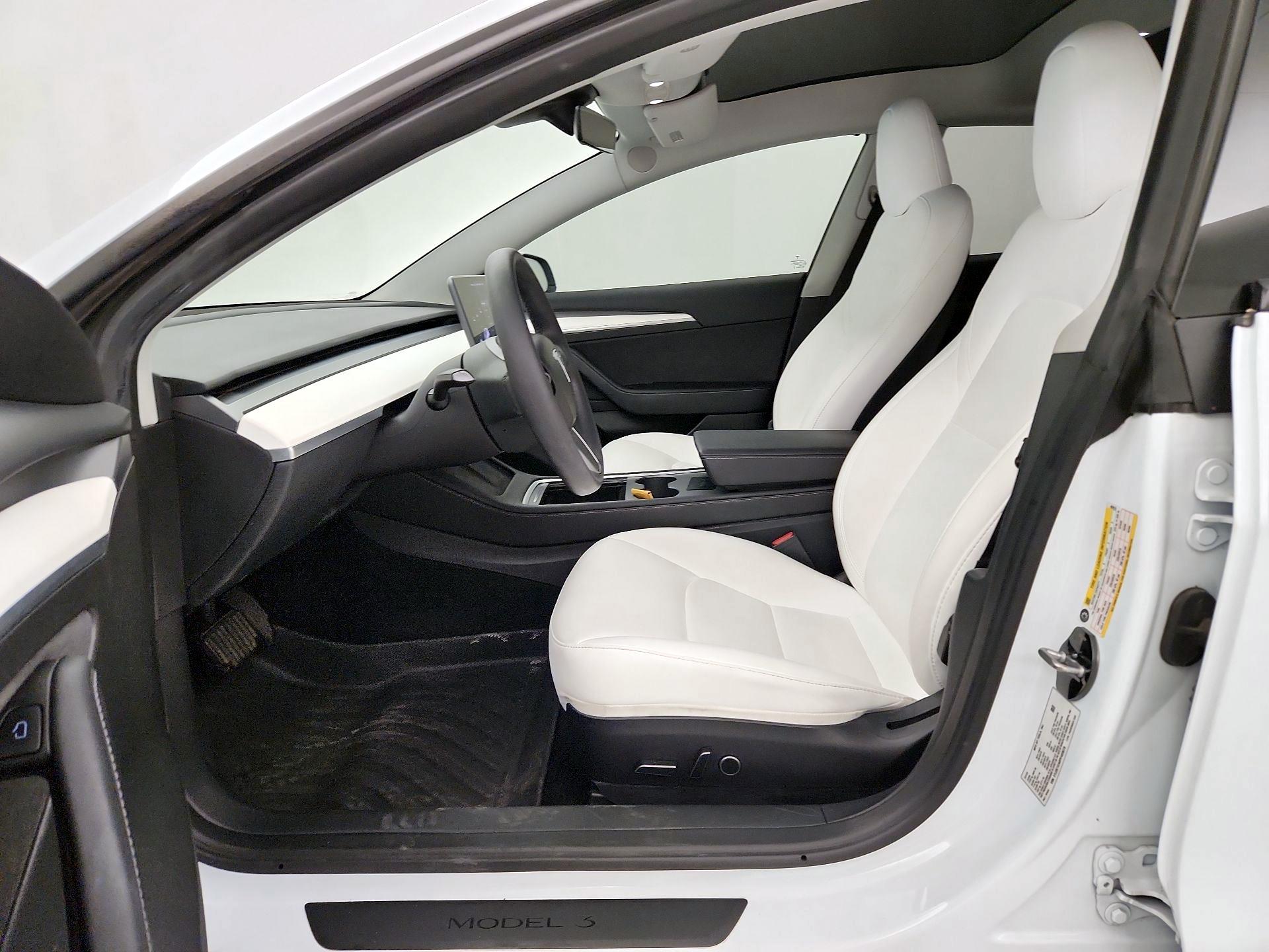 Thumbnail: 2023 Tesla Model 3 - 11