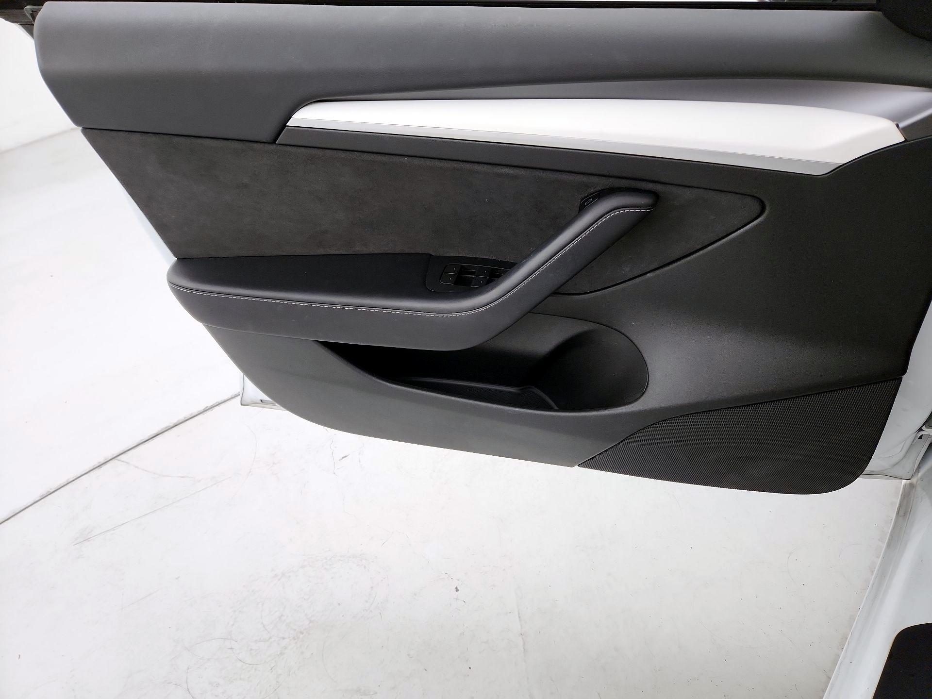 Thumbnail: 2023 Tesla Model 3 - 12