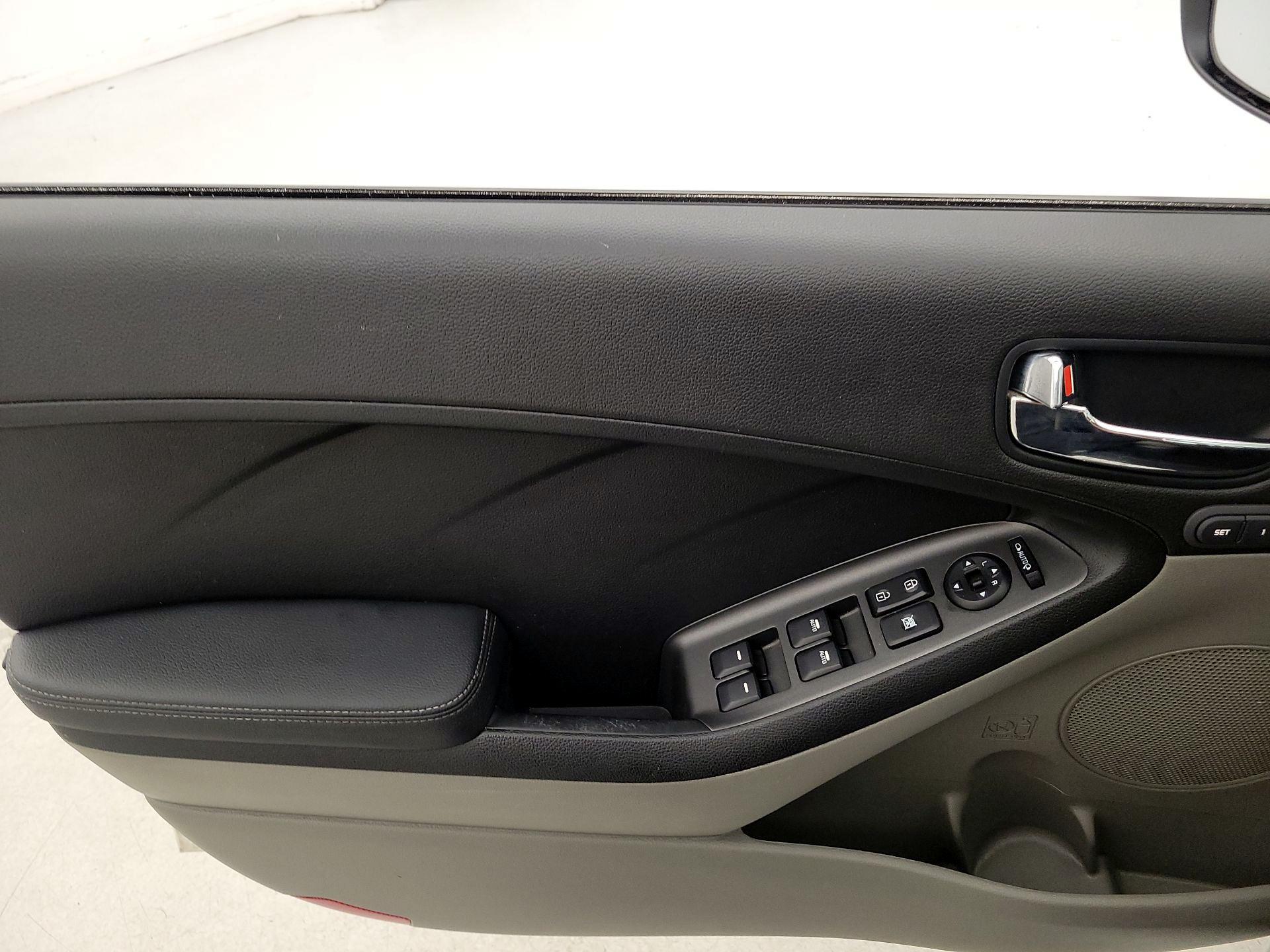 Thumbnail: 2014 Kia Forte - 12