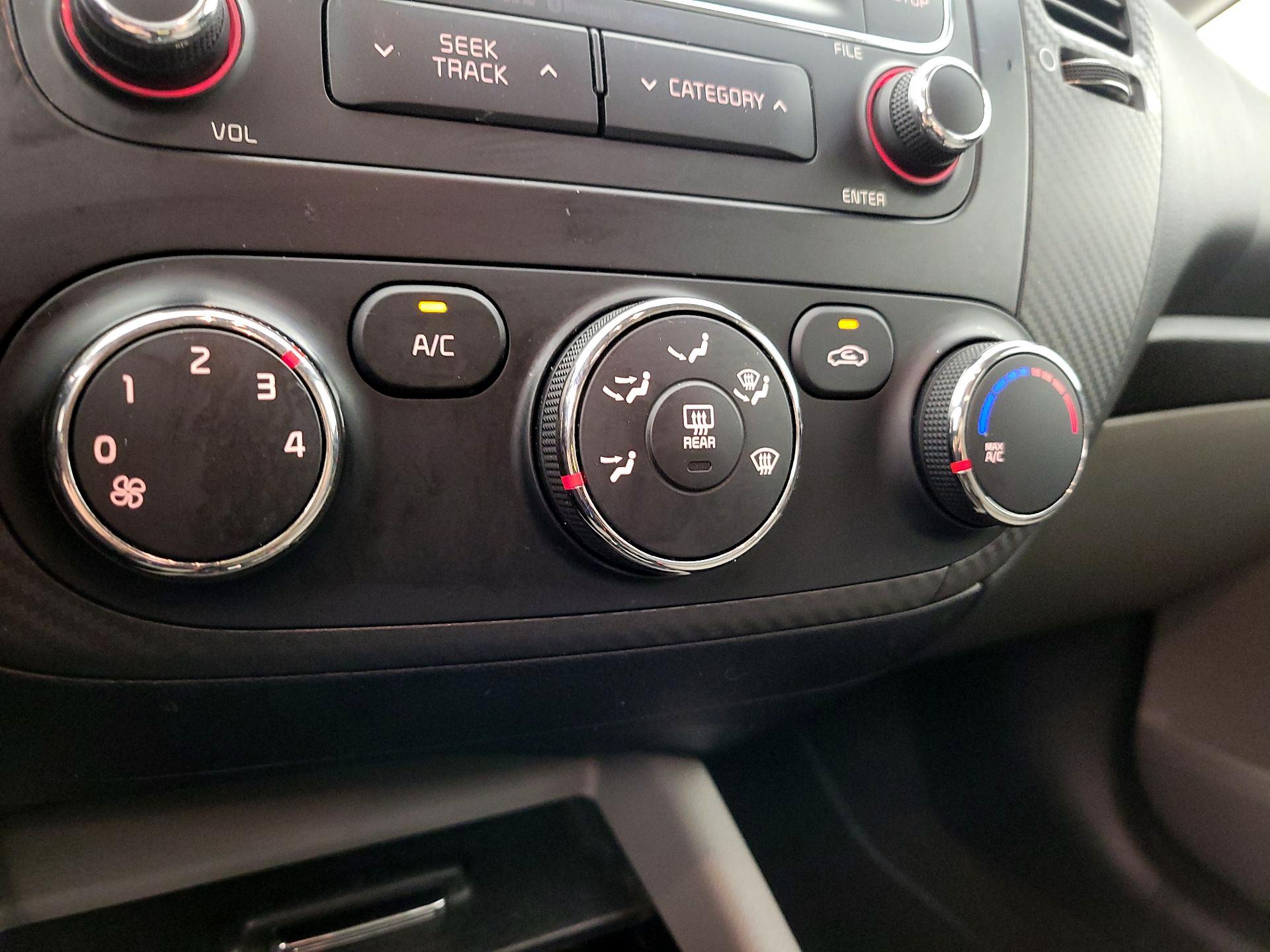 Thumbnail: 2014 Kia Forte - 16