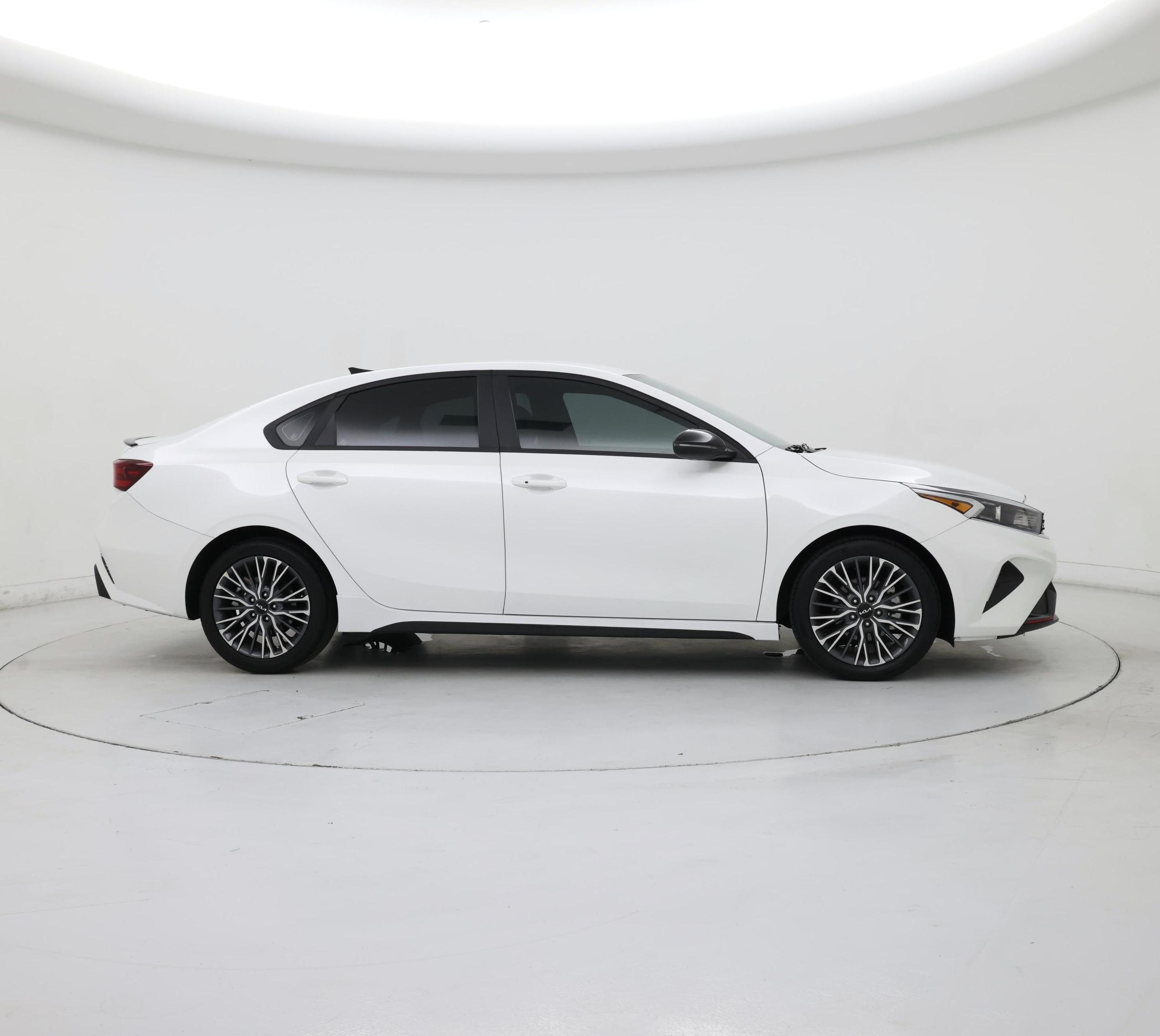 Thumbnail: 2024 Kia Forte - 7
