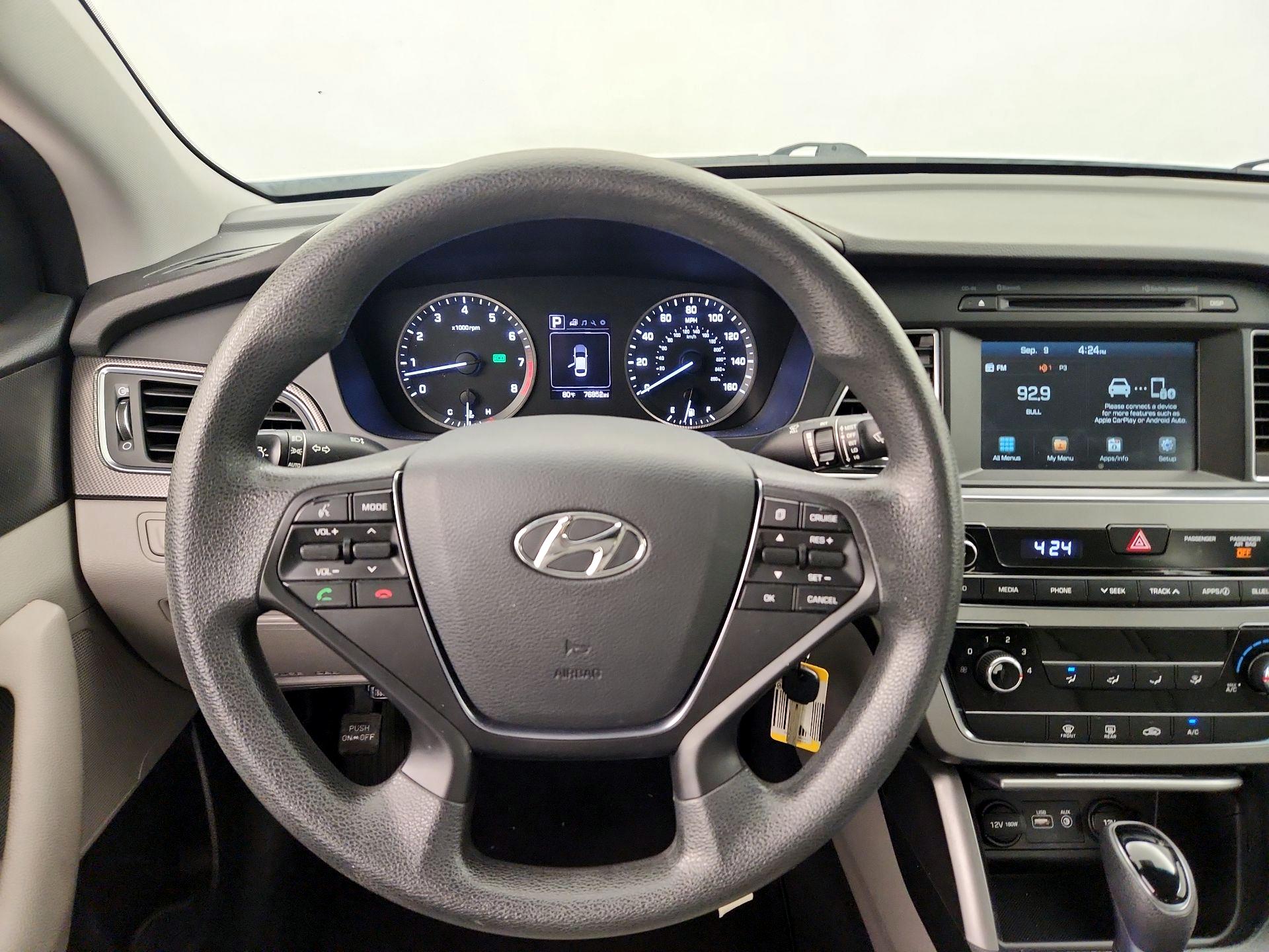 Thumbnail: 2016 Hyundai Sonata - 10
