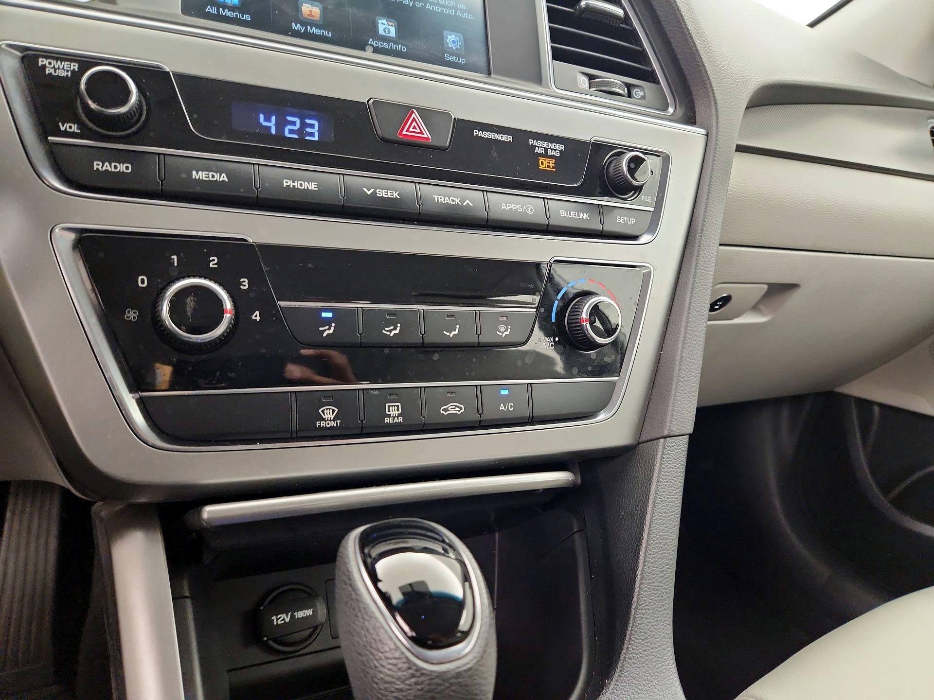 Thumbnail: 2016 Hyundai Sonata - 16