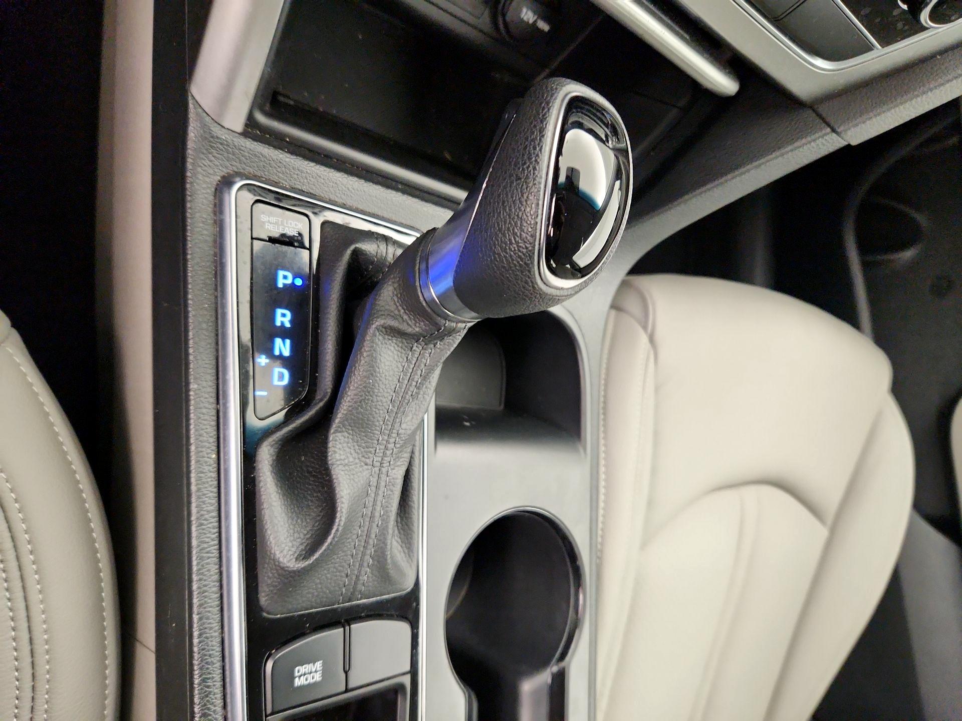 Thumbnail: 2016 Hyundai Sonata - 17