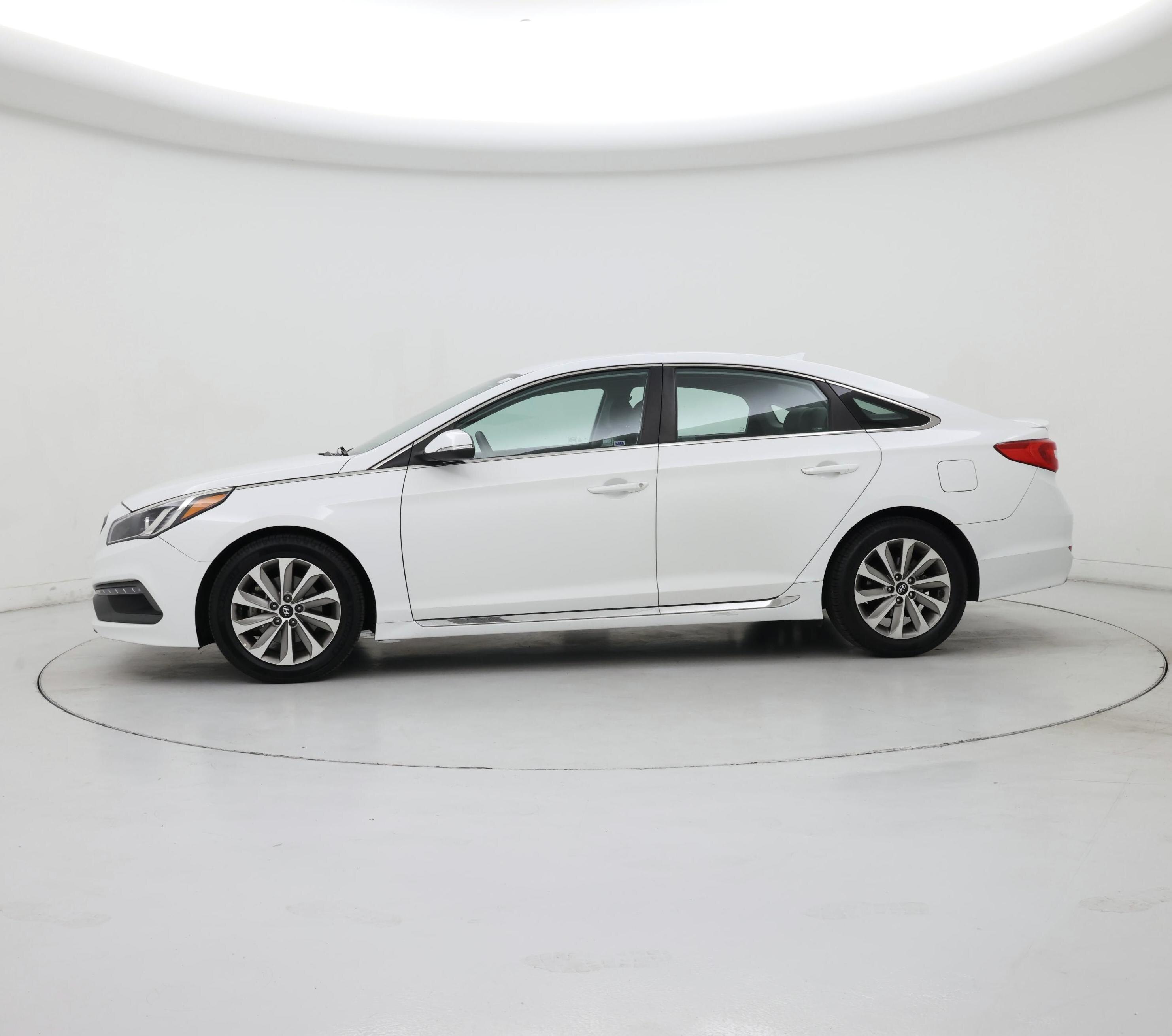 Thumbnail: 2016 Hyundai Sonata - 3