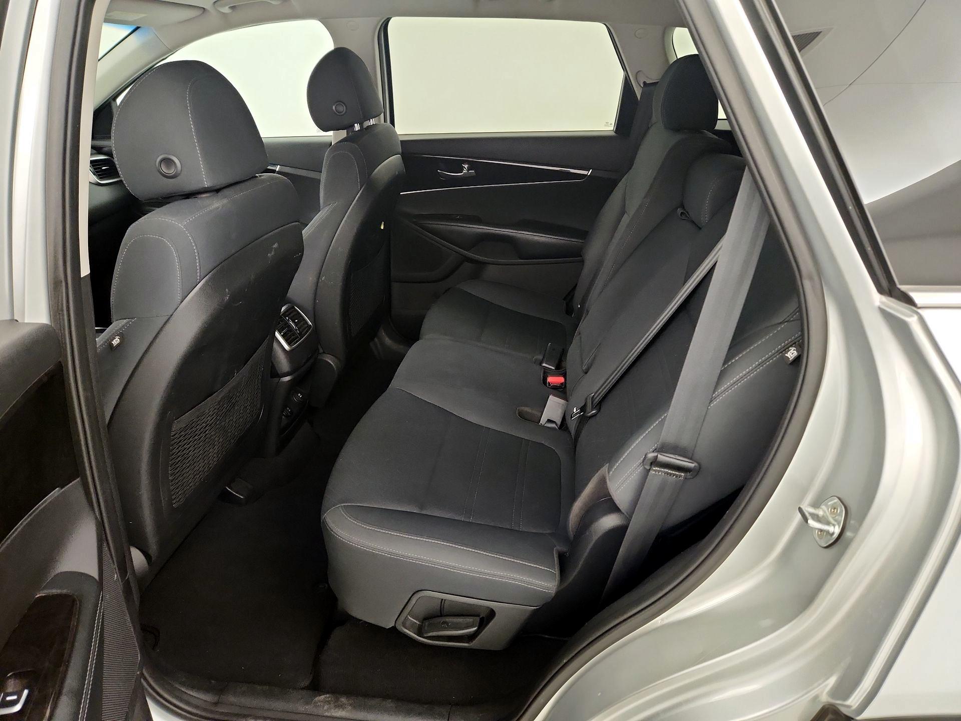Thumbnail: 2018 Kia Sorento - 17