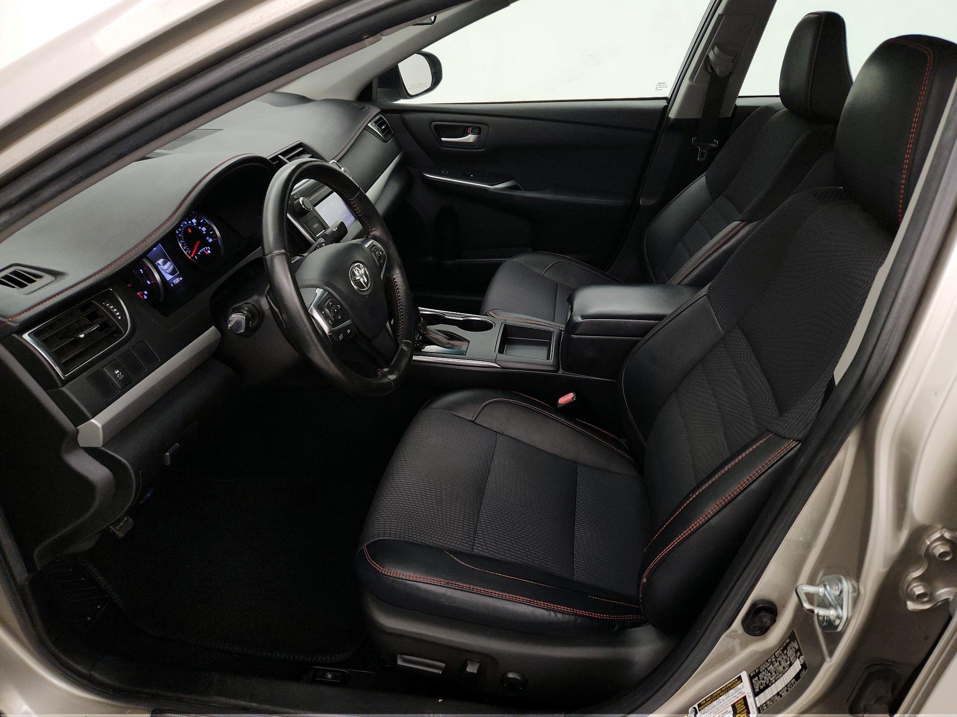 Thumbnail: 2016 Toyota Camry - 11