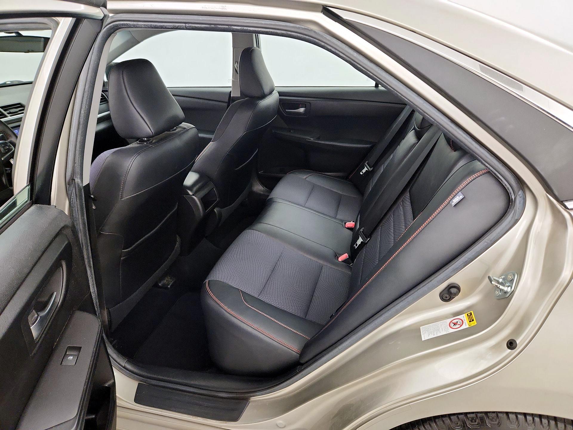 Thumbnail: 2016 Toyota Camry - 19