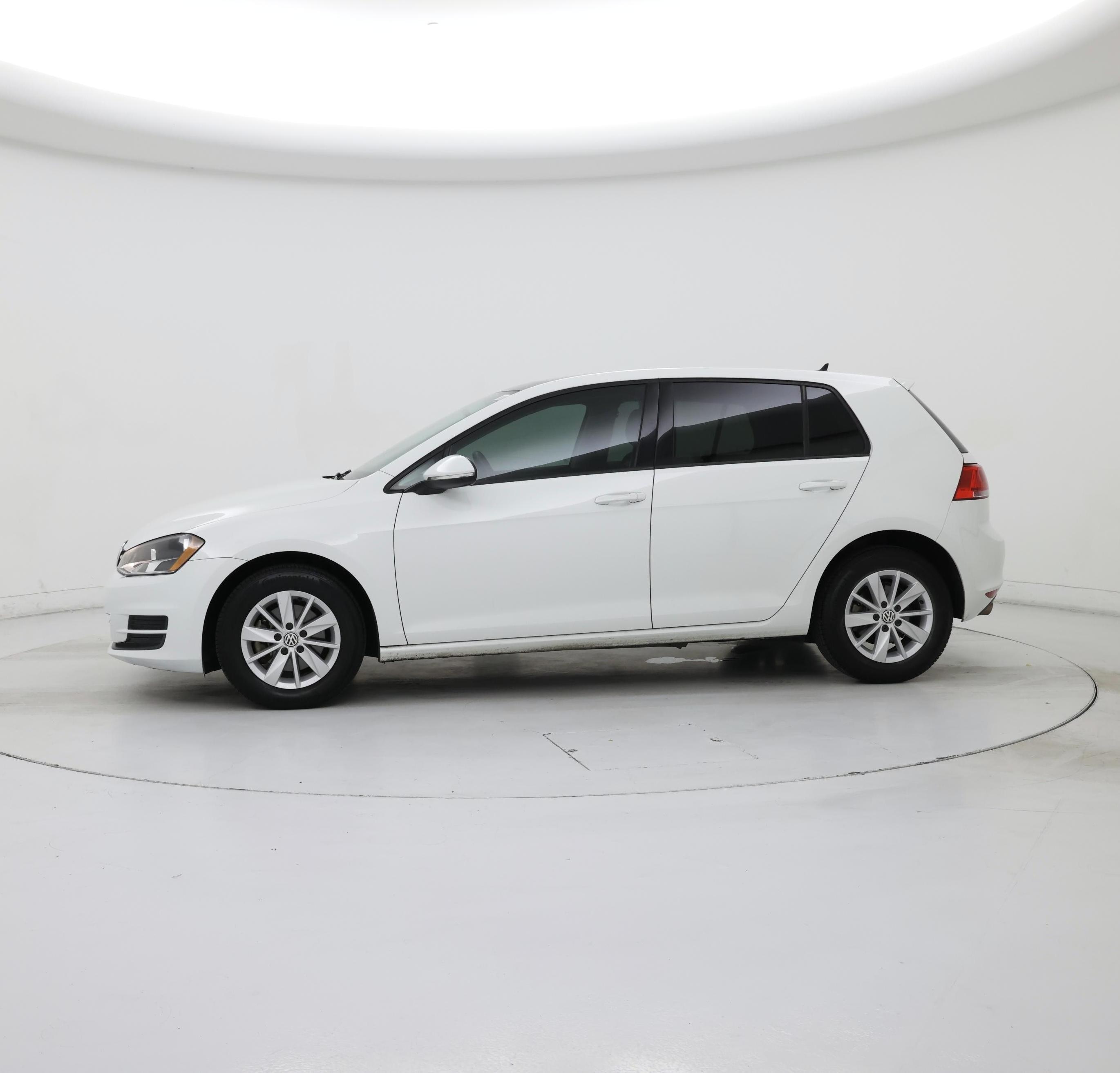 Thumbnail: 2016 Volkswagen Golf - 3