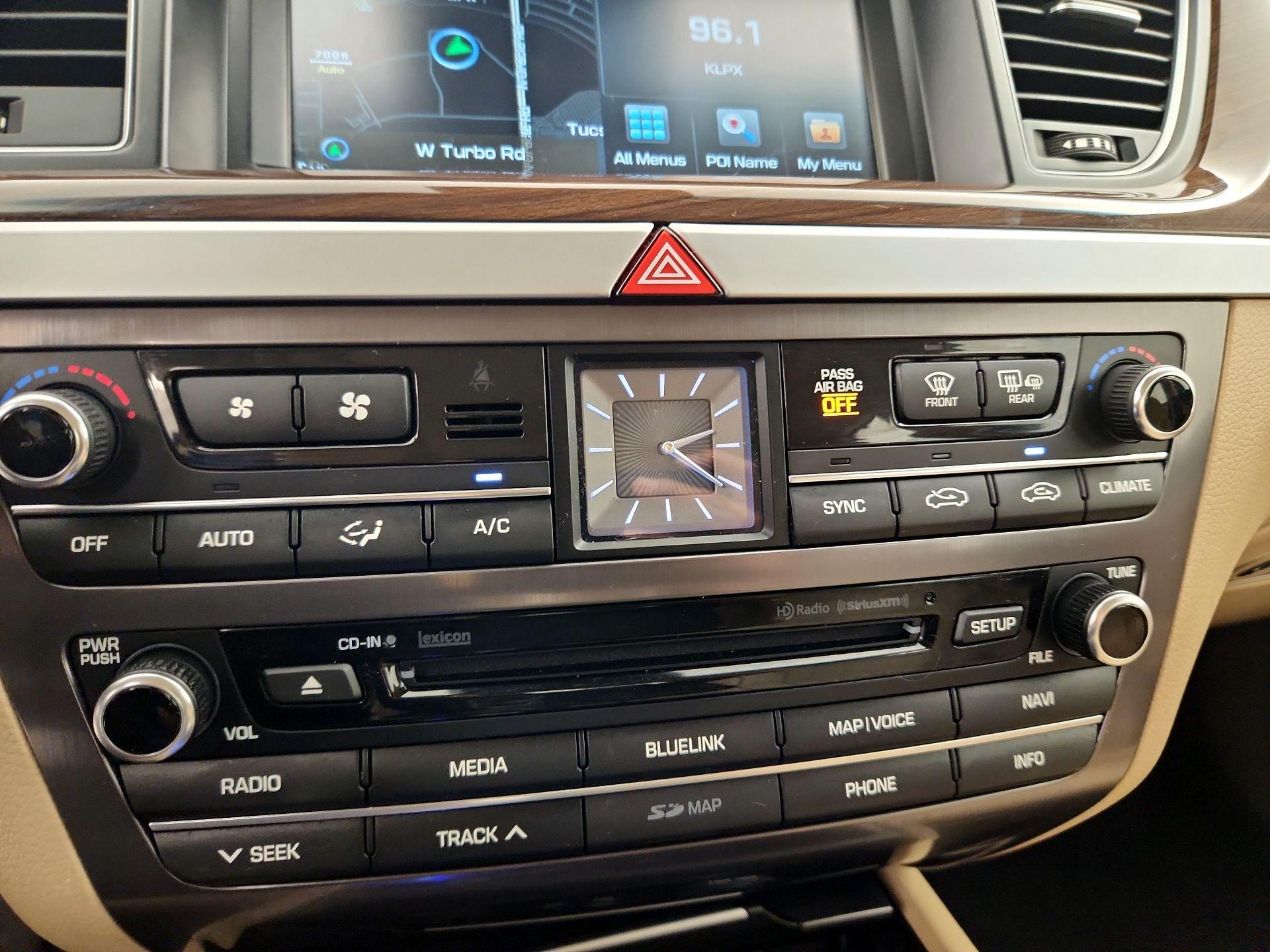 Thumbnail: 2015 Hyundai Genesis - 16