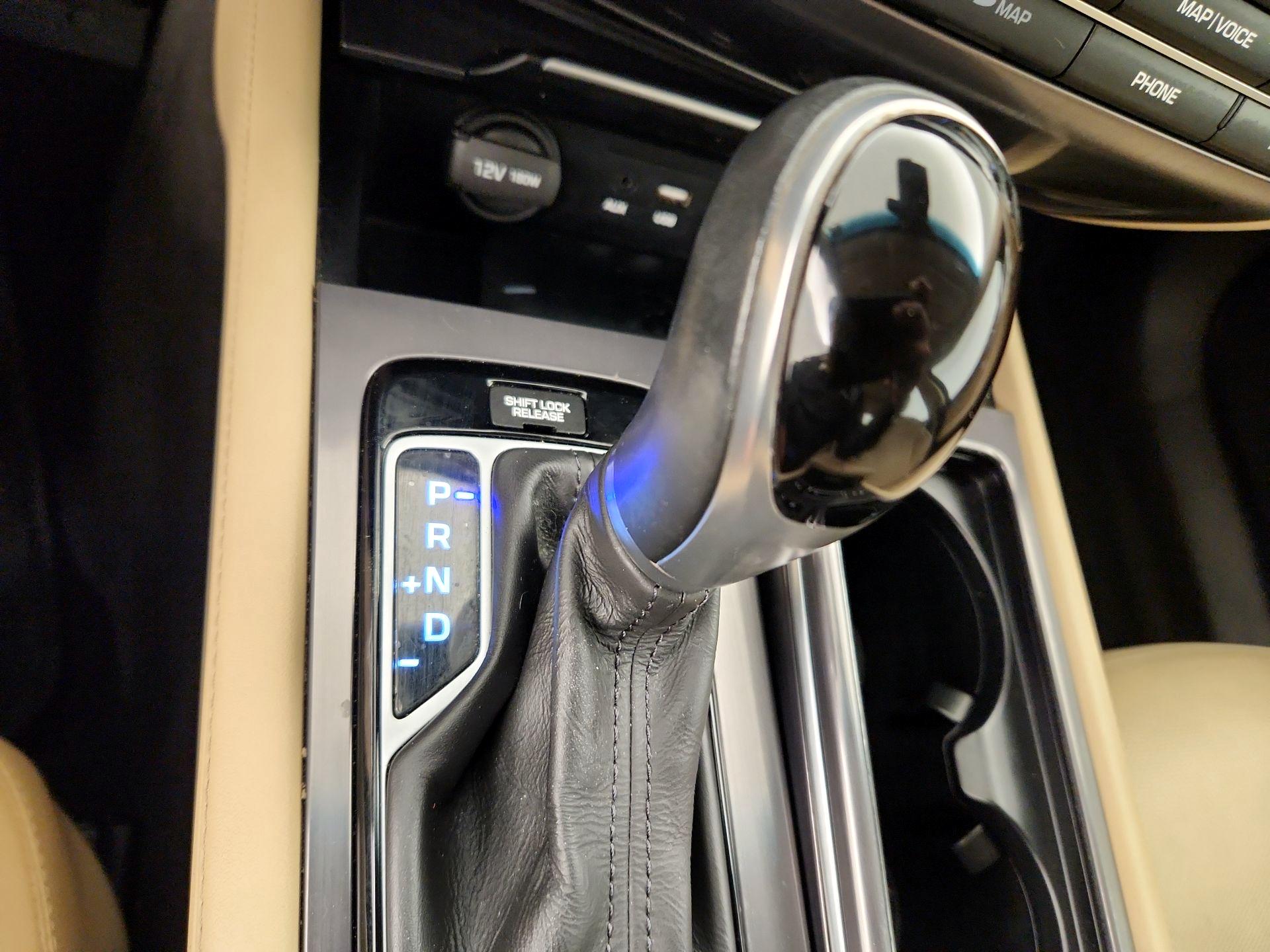 Thumbnail: 2015 Hyundai Genesis - 17
