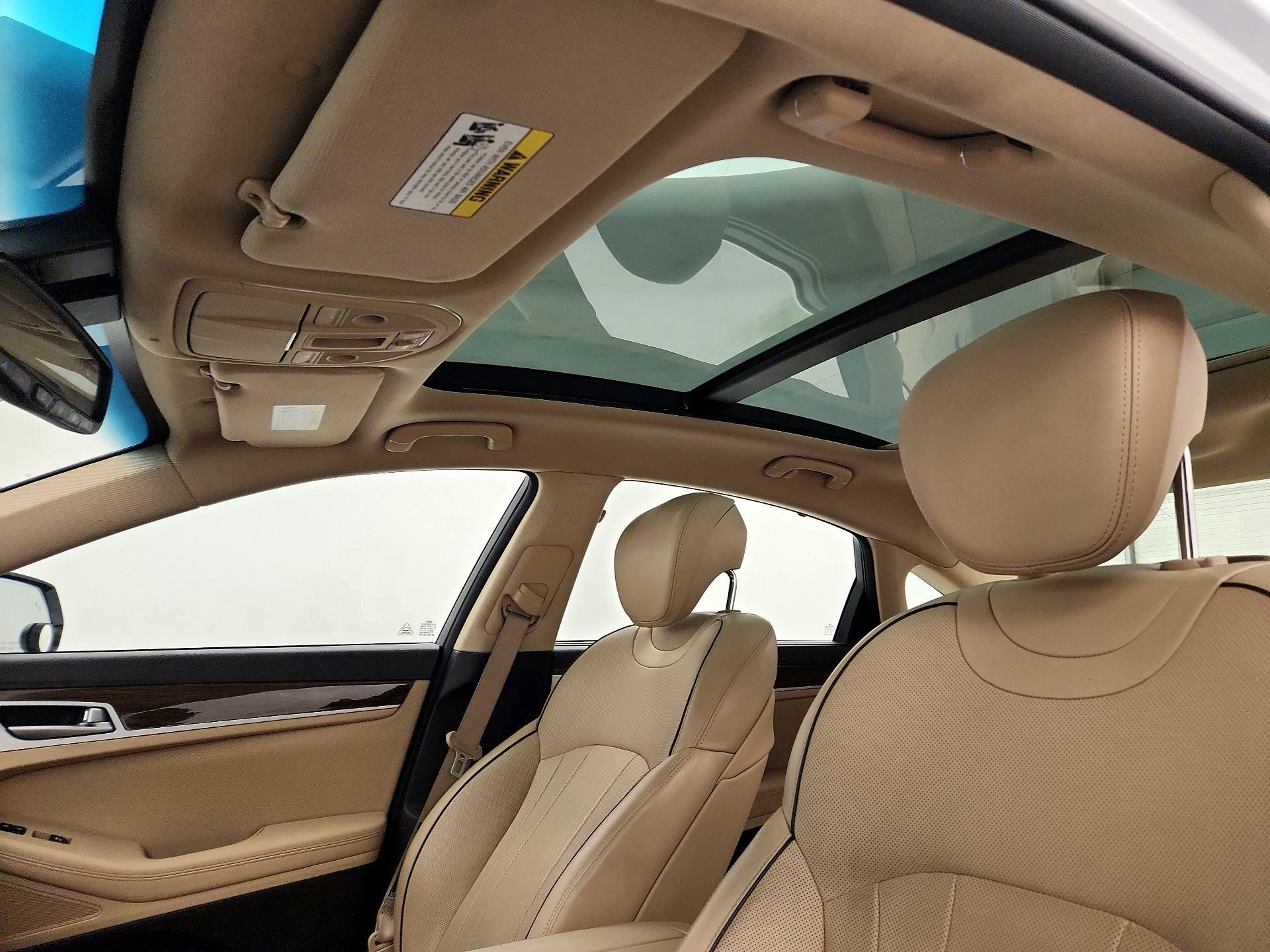 Thumbnail: 2015 Hyundai Genesis - 19