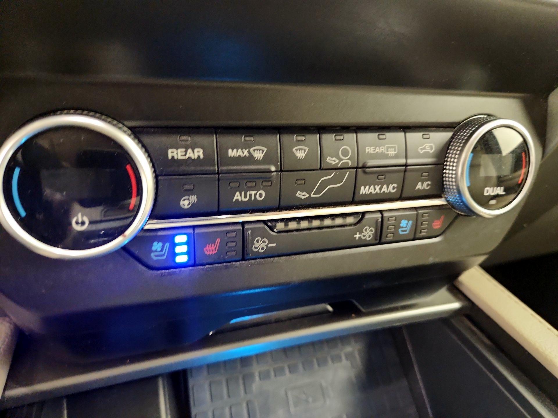Thumbnail: 2021 Ford Expedition - 17
