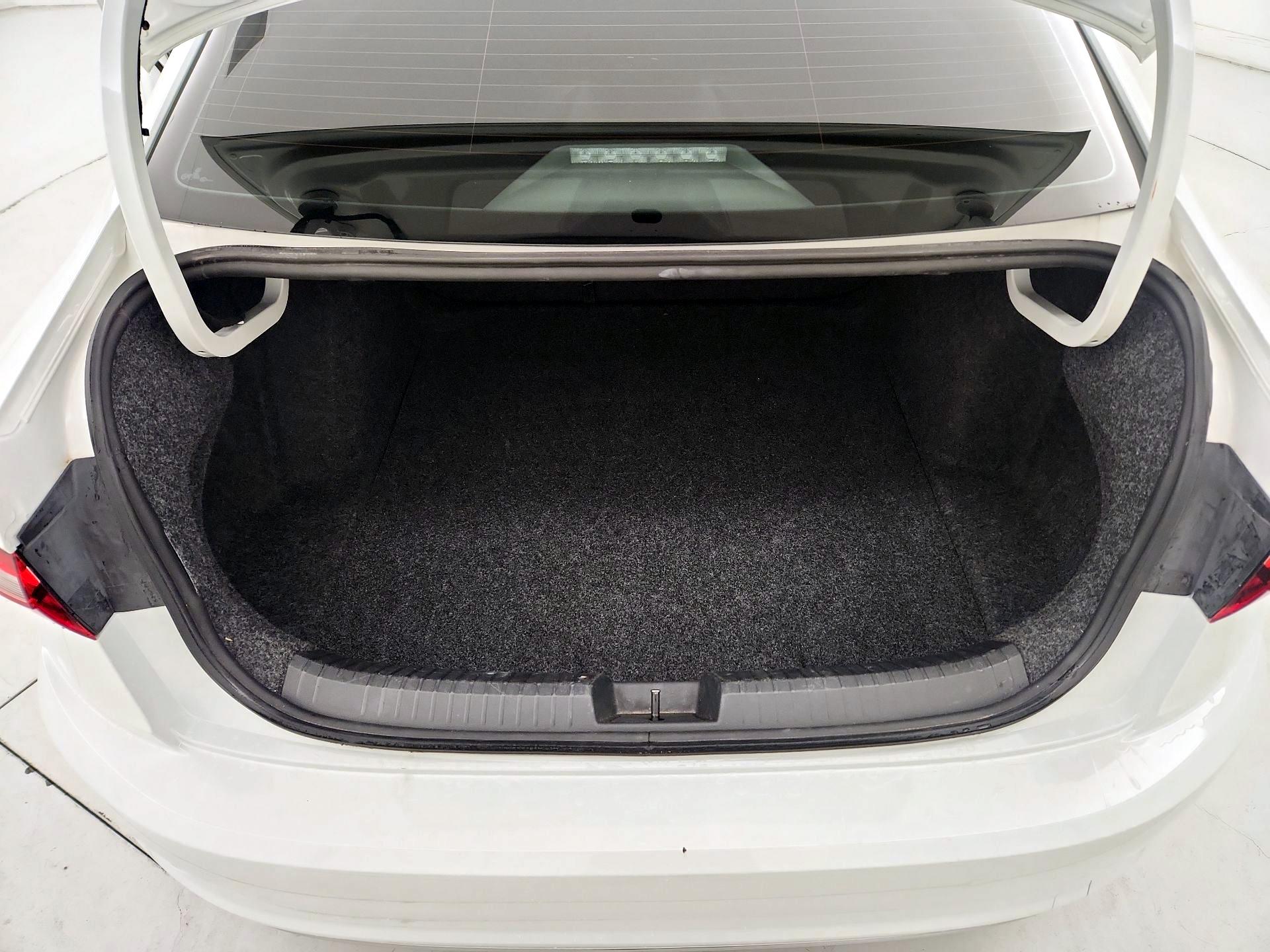 Thumbnail: 2021 Volkswagen Jetta - 20