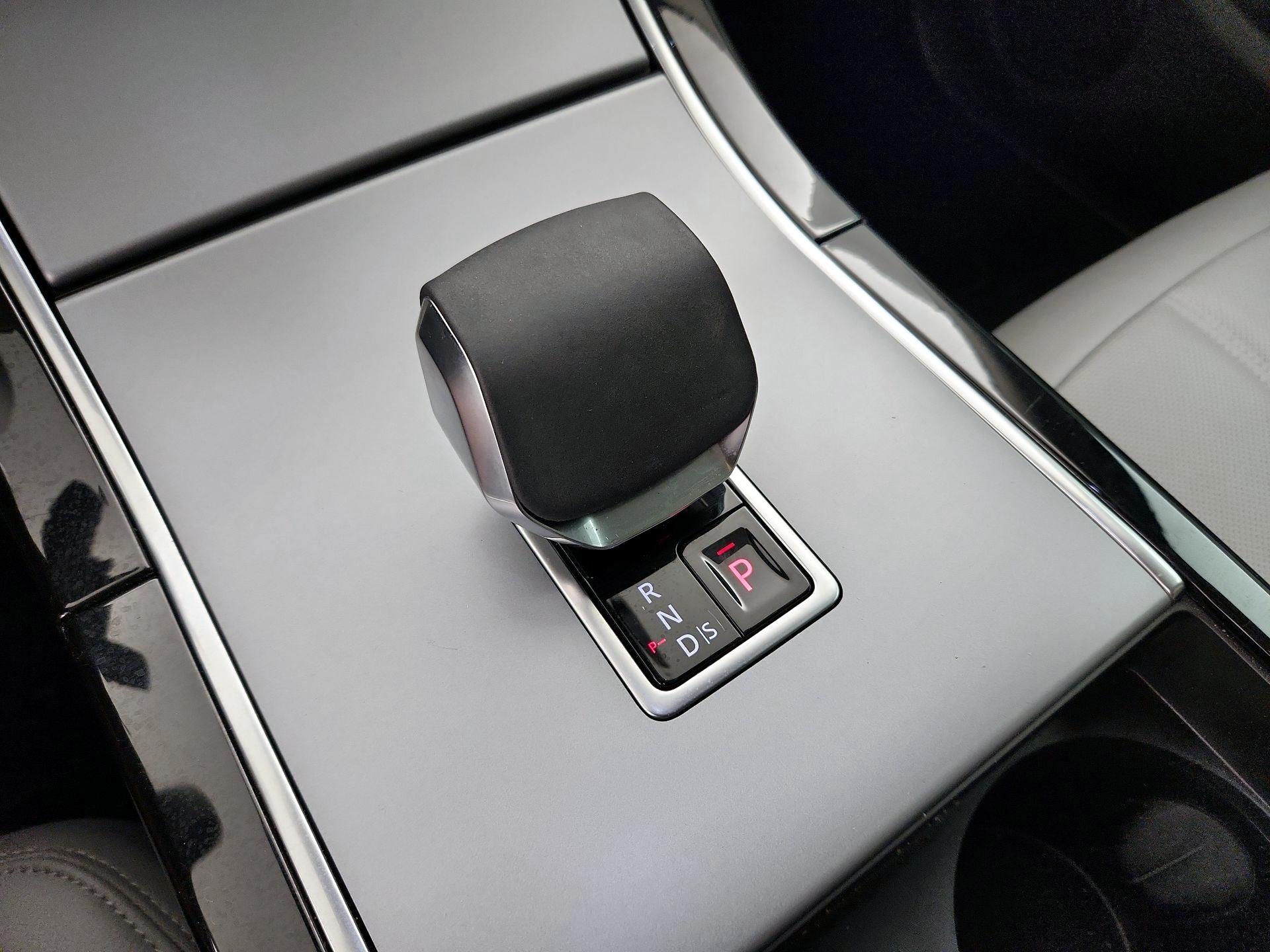 Thumbnail: 2024 Land Rover Range Rover Evoque - 18