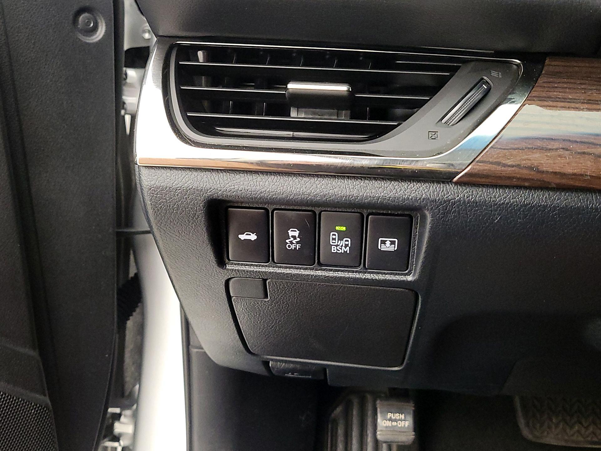 Thumbnail: 2015 Toyota Avalon - 13