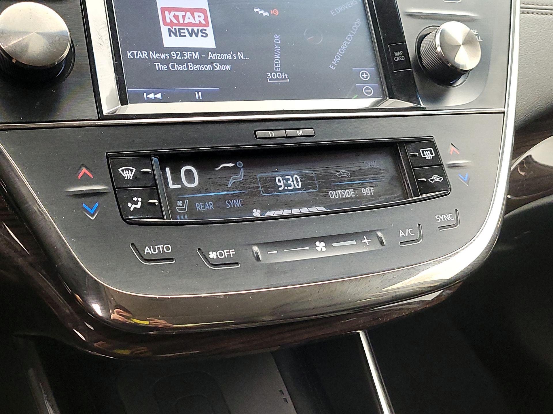 Thumbnail: 2015 Toyota Avalon - 17