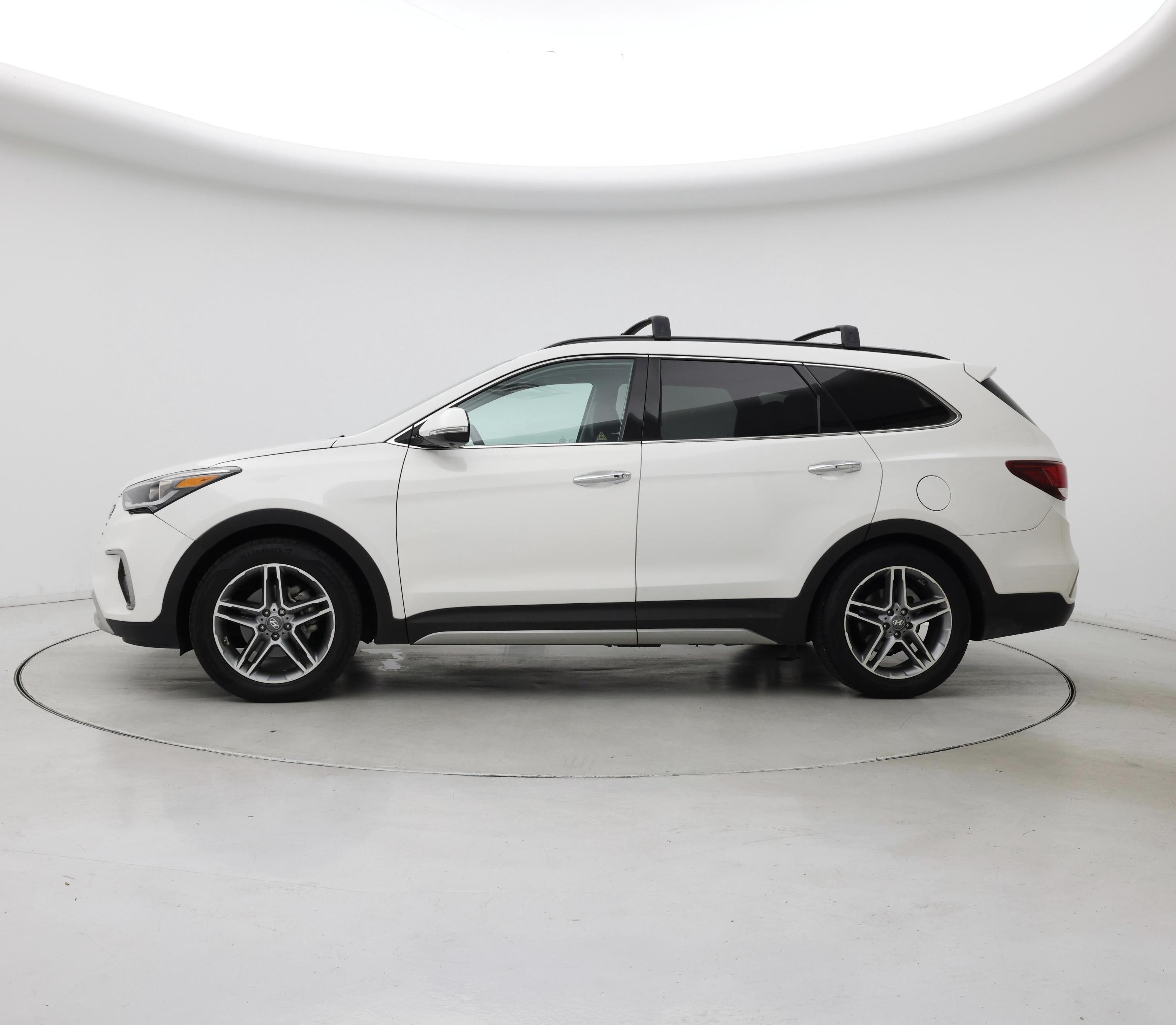 Thumbnail: 2017 Hyundai Santa Fe - 3