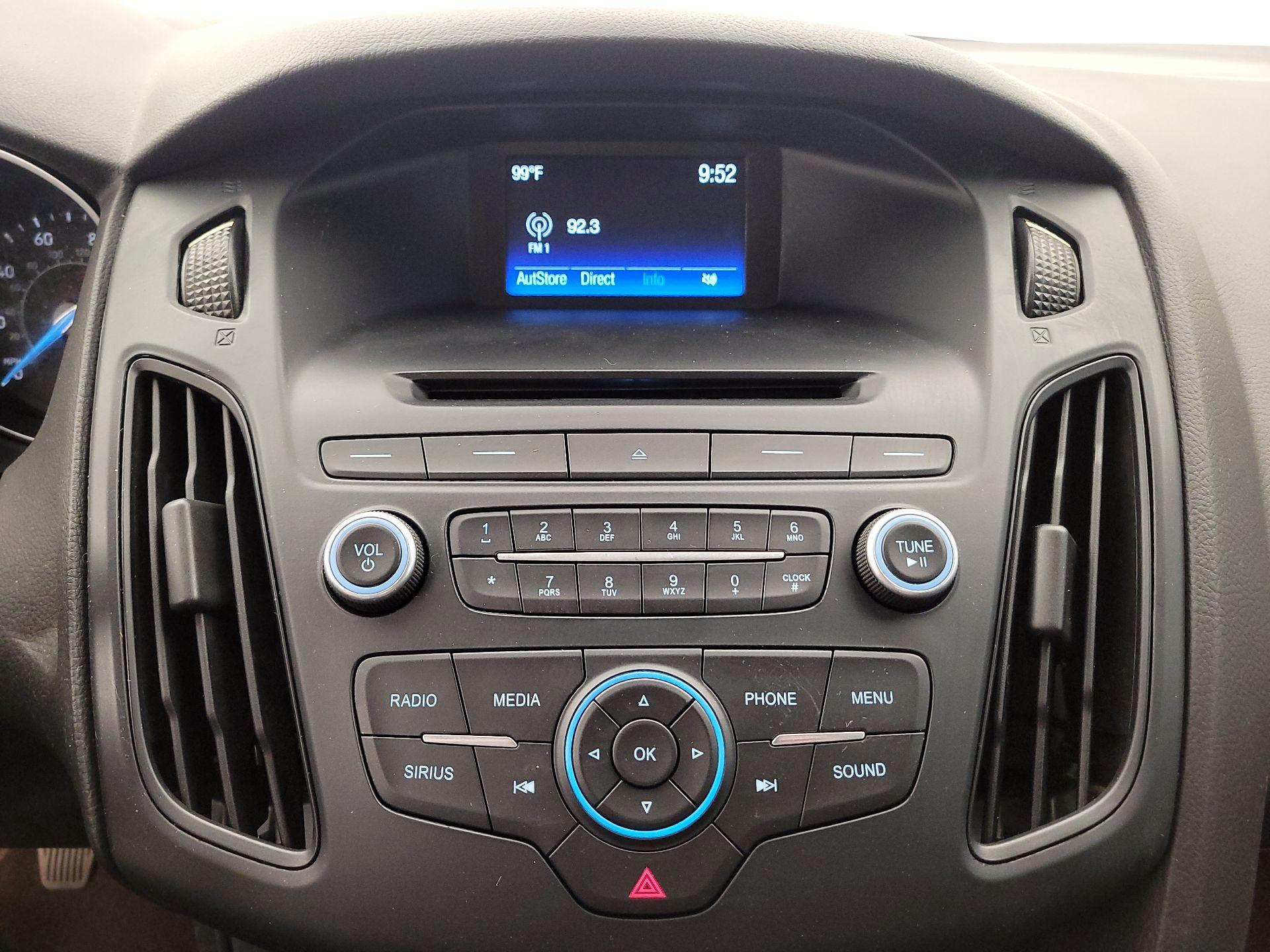 Thumbnail: 2016 Ford Focus - 15