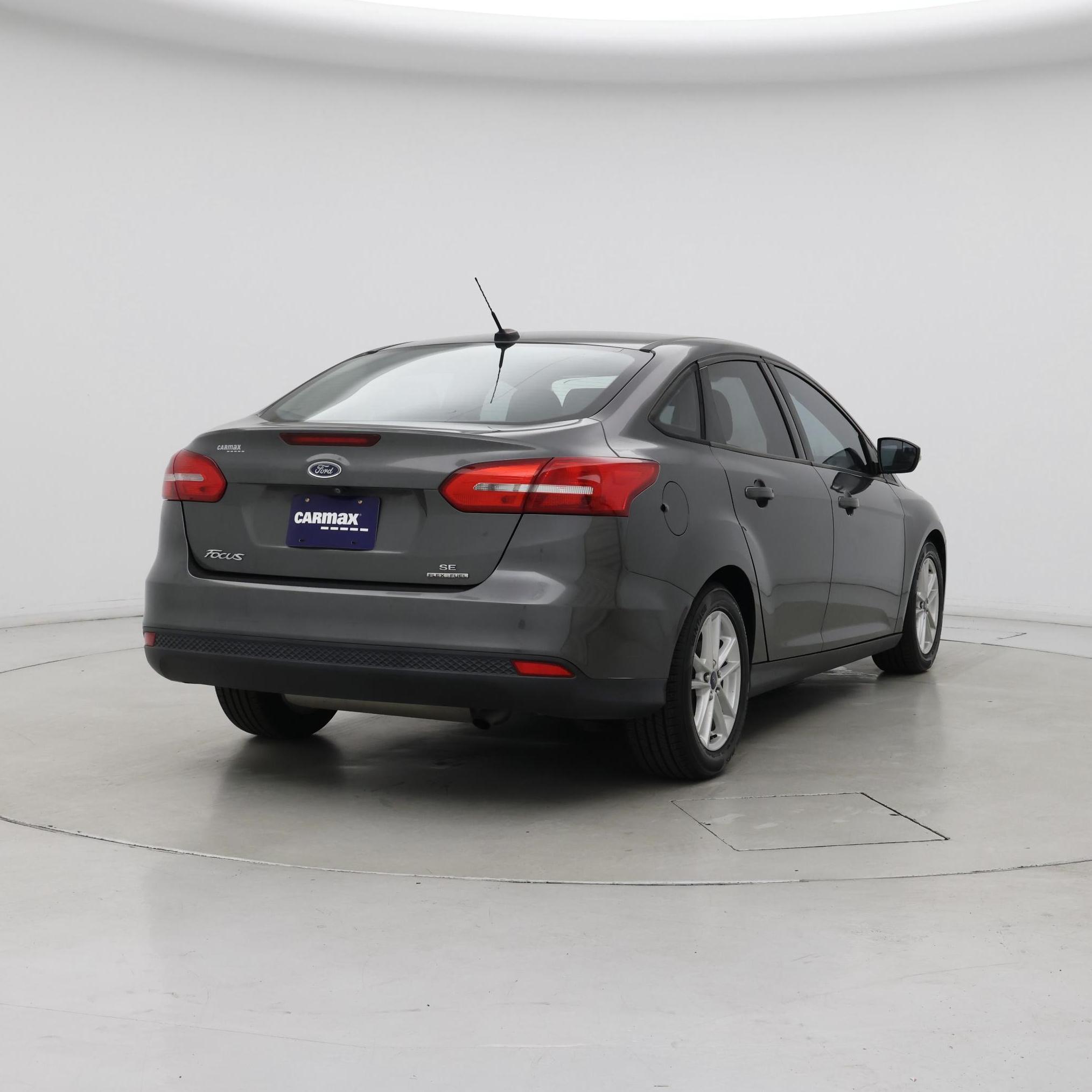 Thumbnail: 2016 Ford Focus - 8