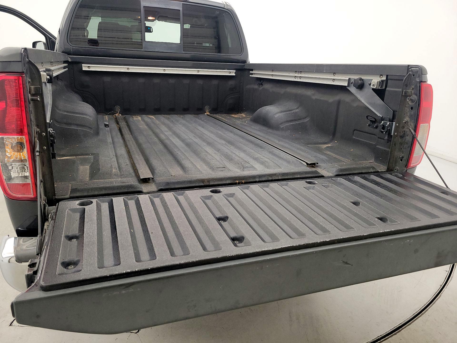Thumbnail: 2015 Nissan Frontier - 19