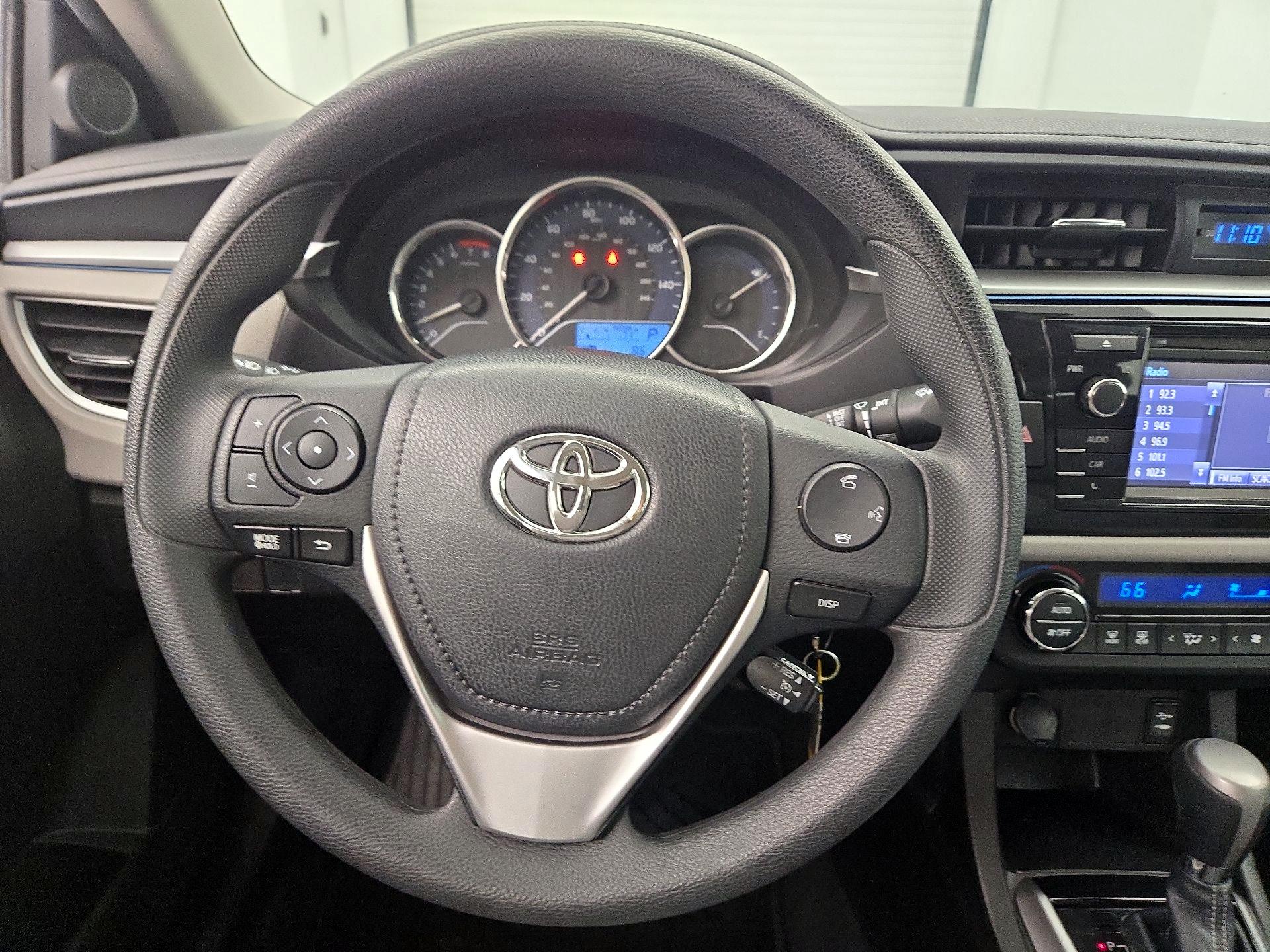 Thumbnail: 2015 Toyota Corolla - 10