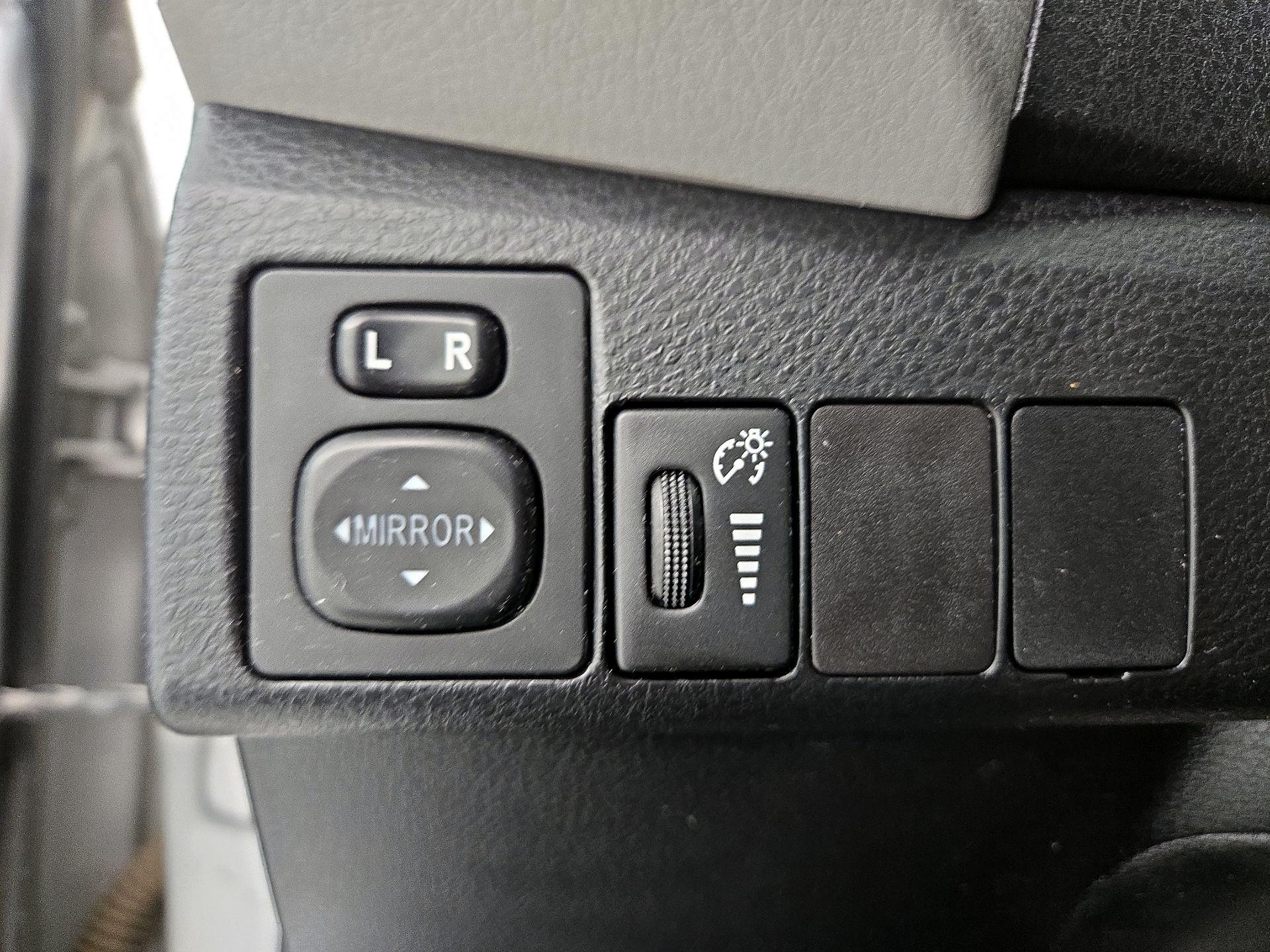 Thumbnail: 2015 Toyota Corolla - 13