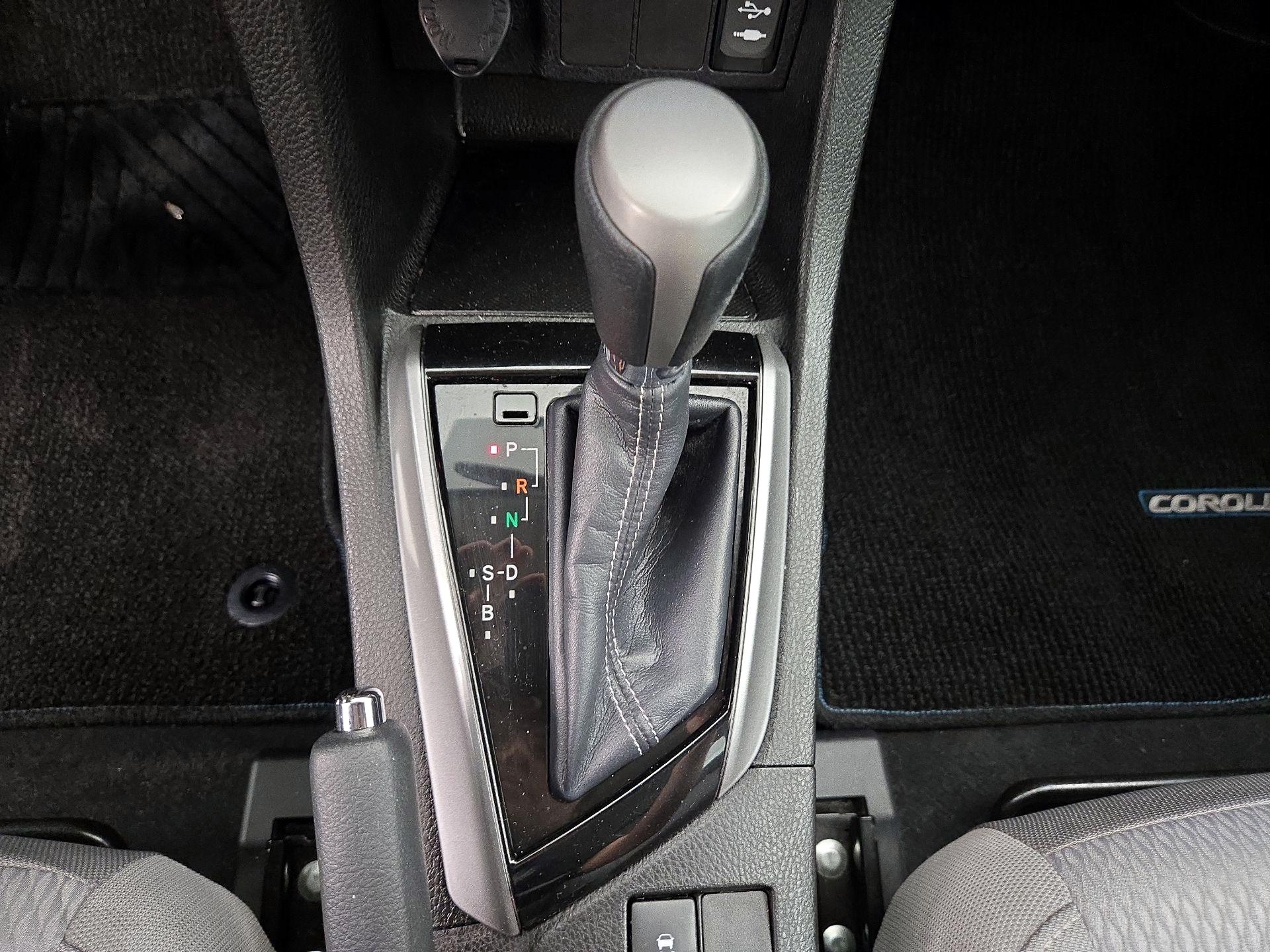 Thumbnail: 2015 Toyota Corolla - 17
