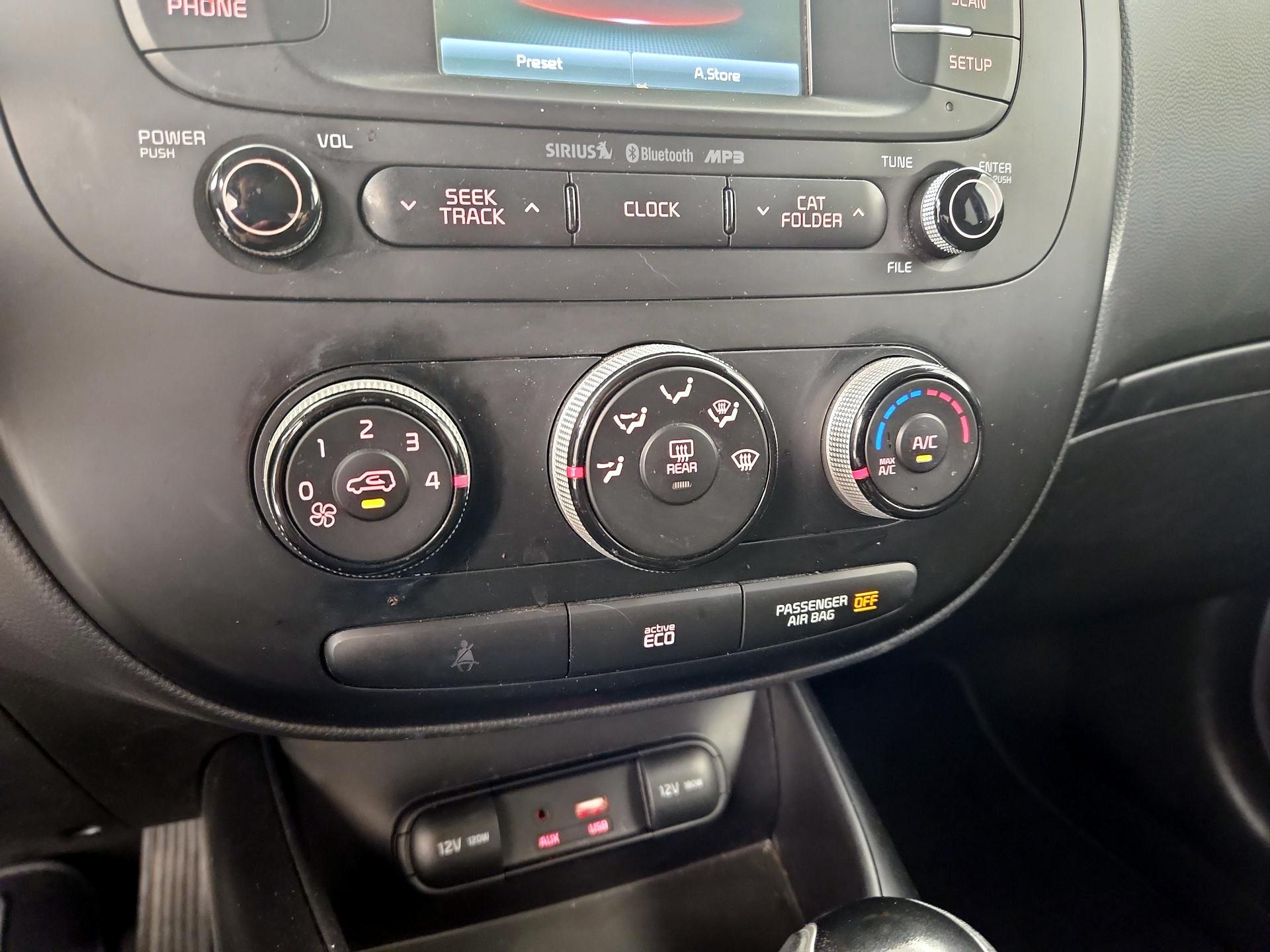 Thumbnail: 2016 Kia Soul - 16
