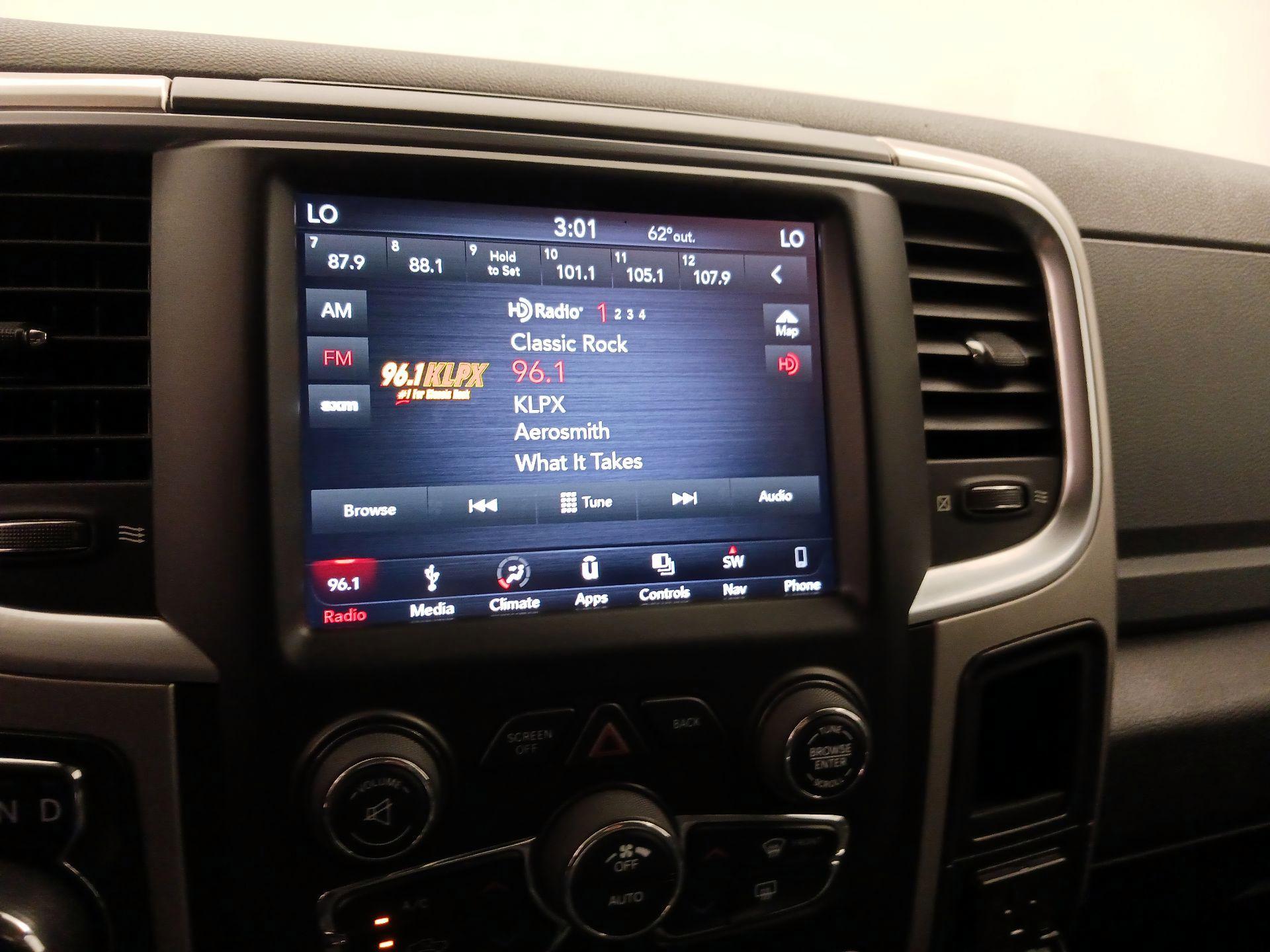 Thumbnail: 2019 RAM 1500 Classic - 16