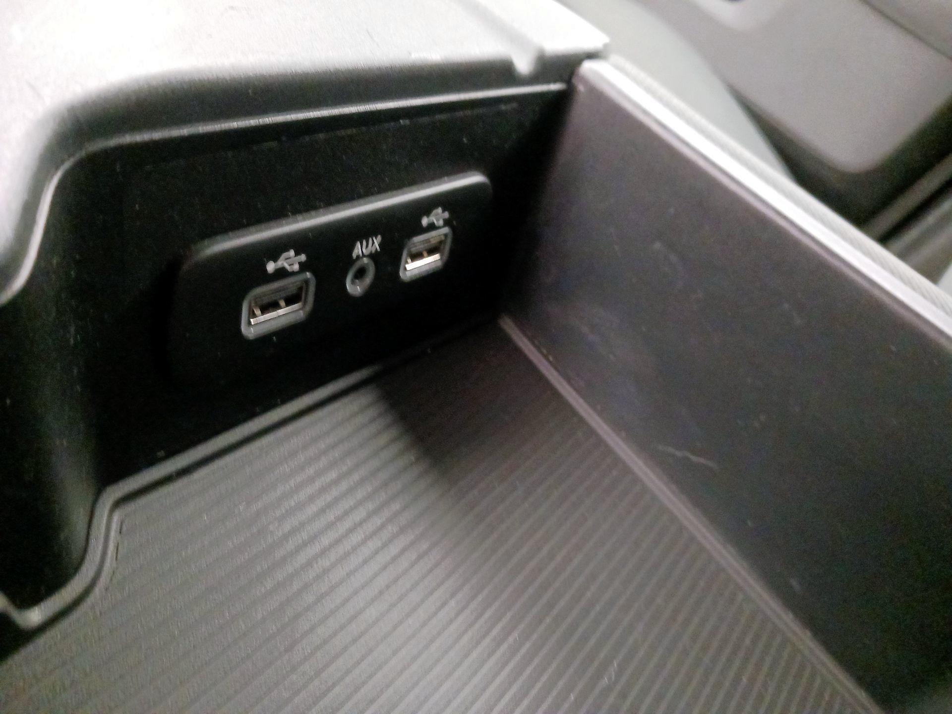 Thumbnail: 2019 RAM 1500 Classic - 19