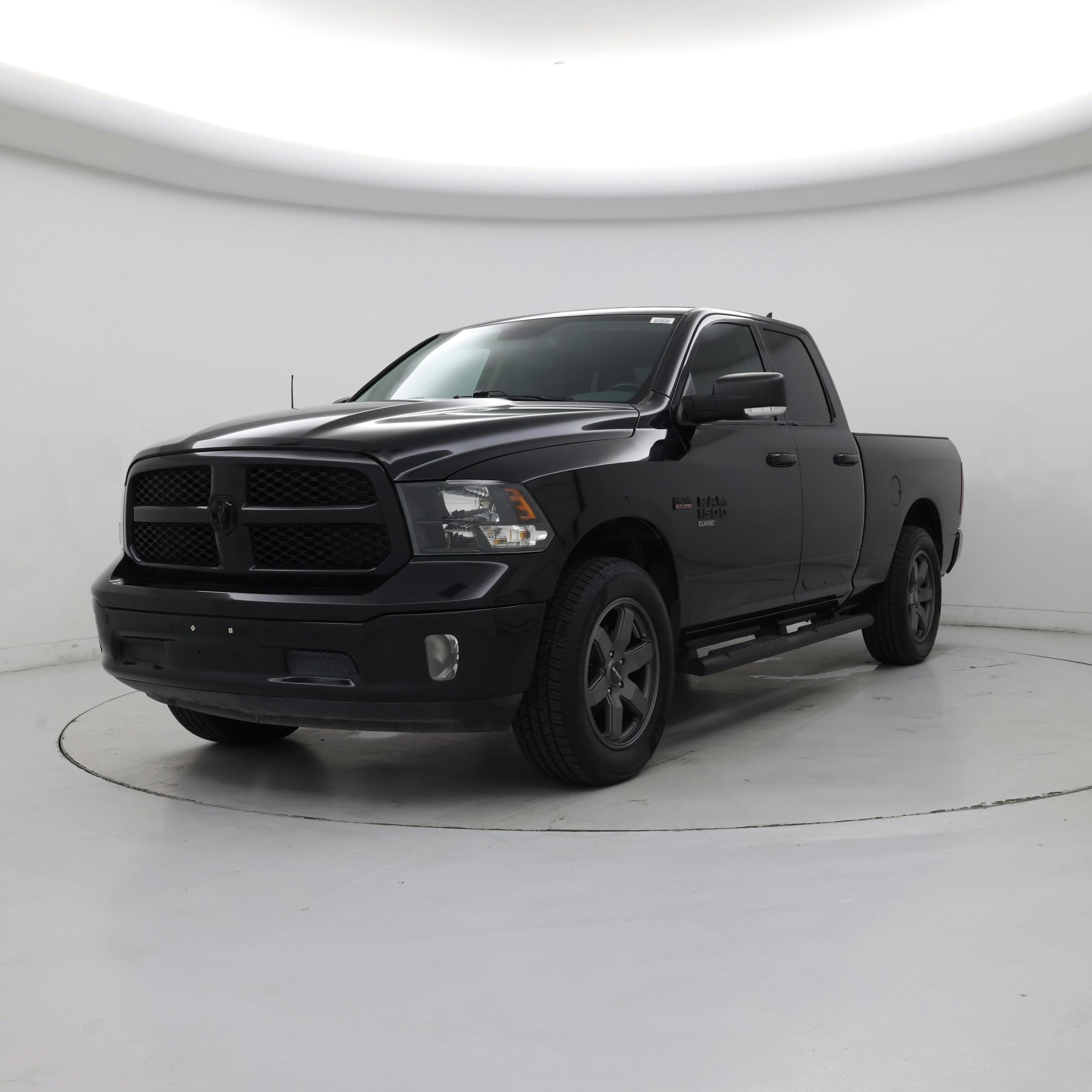 Thumbnail: 2019 RAM 1500 Classic - 4