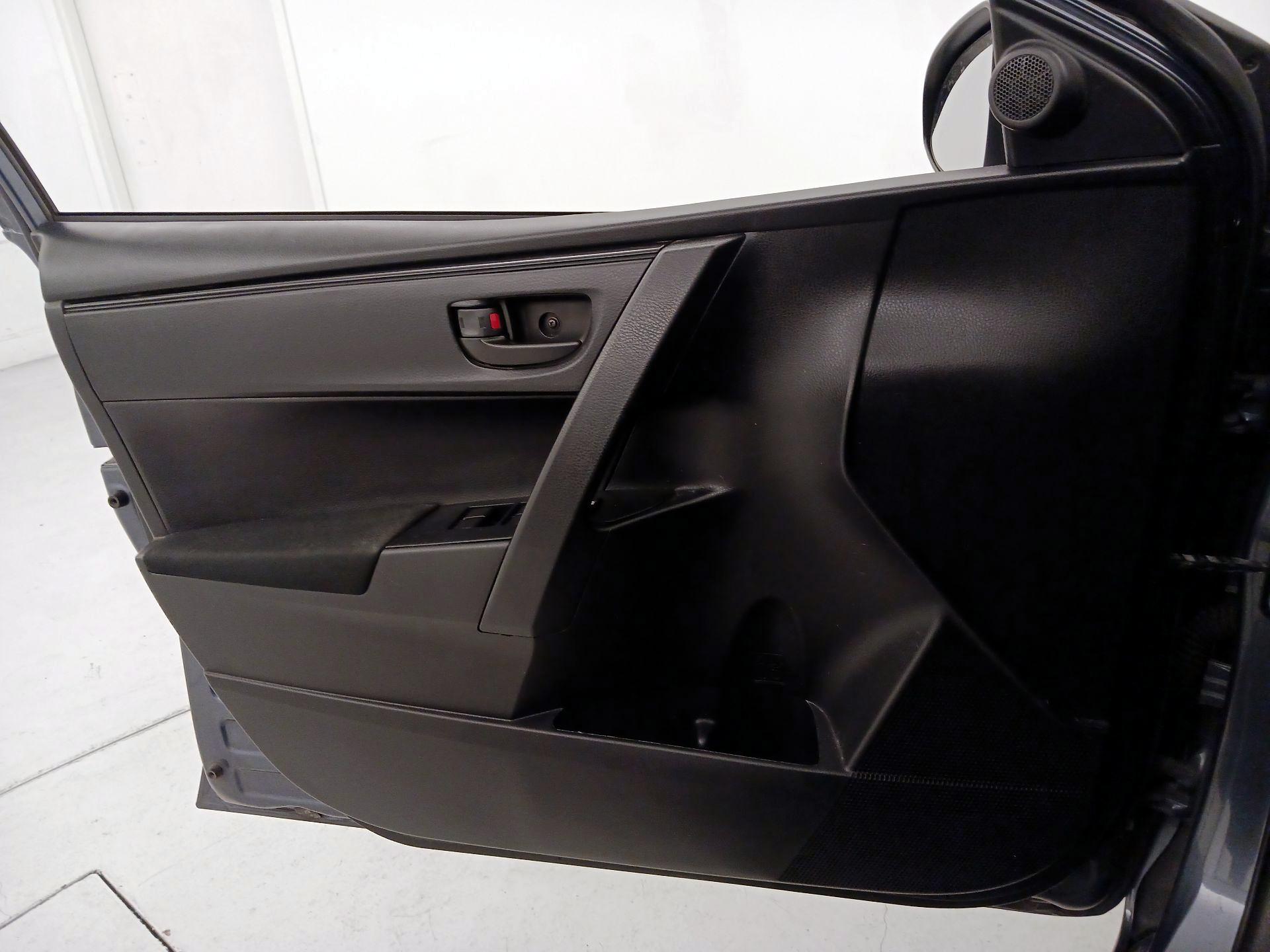 Thumbnail: 2017 Toyota Corolla - 12