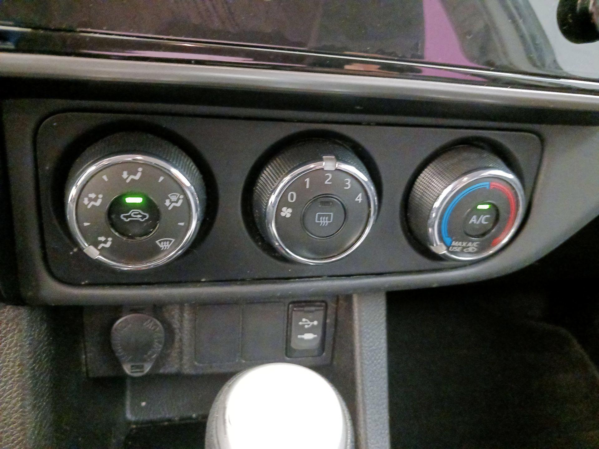 Thumbnail: 2017 Toyota Corolla - 16