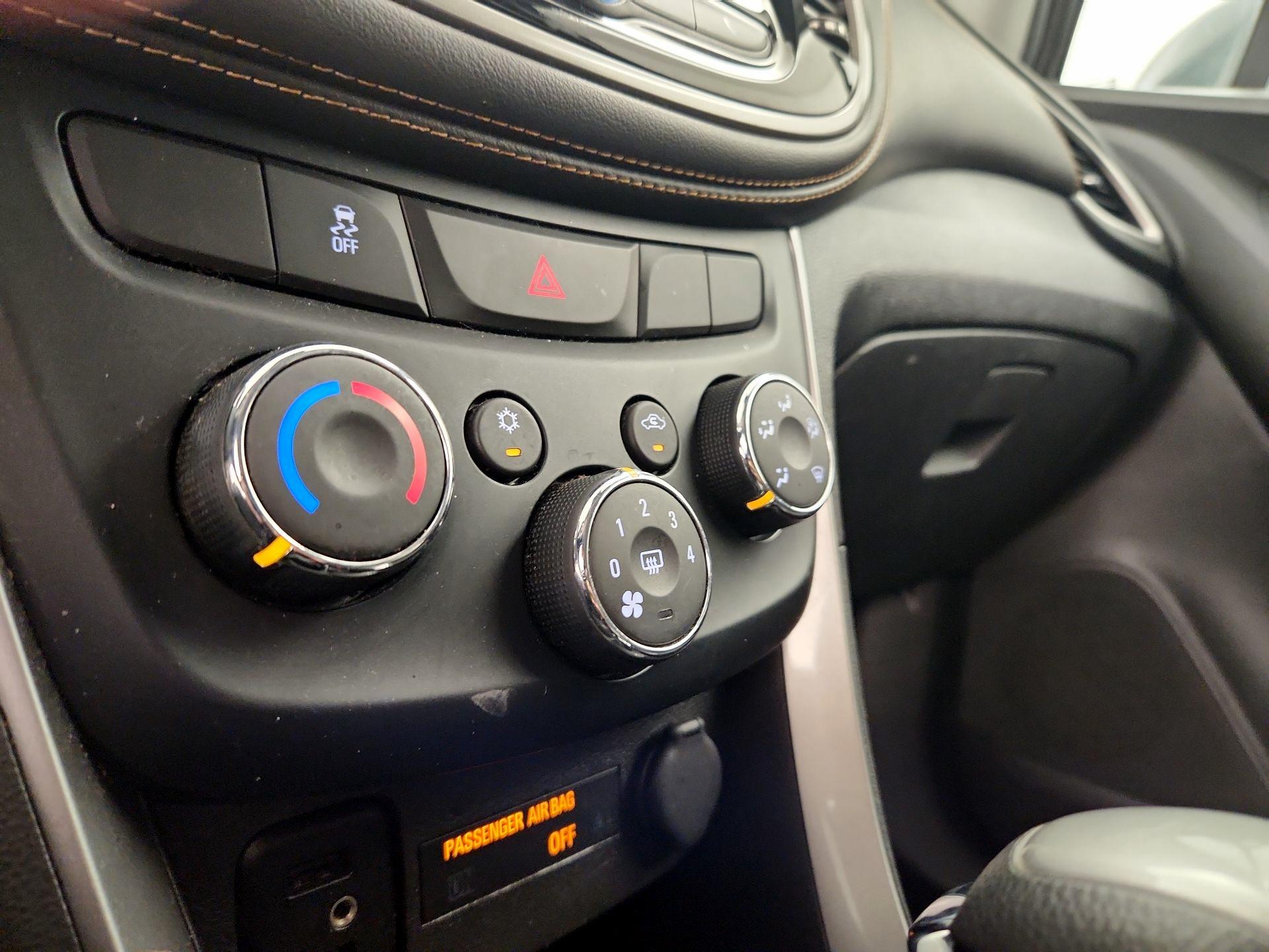 Thumbnail: 2019 Chevrolet Trax - 16