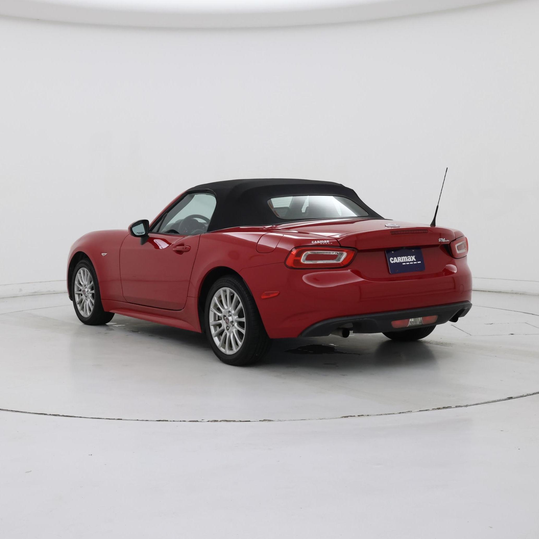 Thumbnail: 2017 Fiat 124 Spider - 2