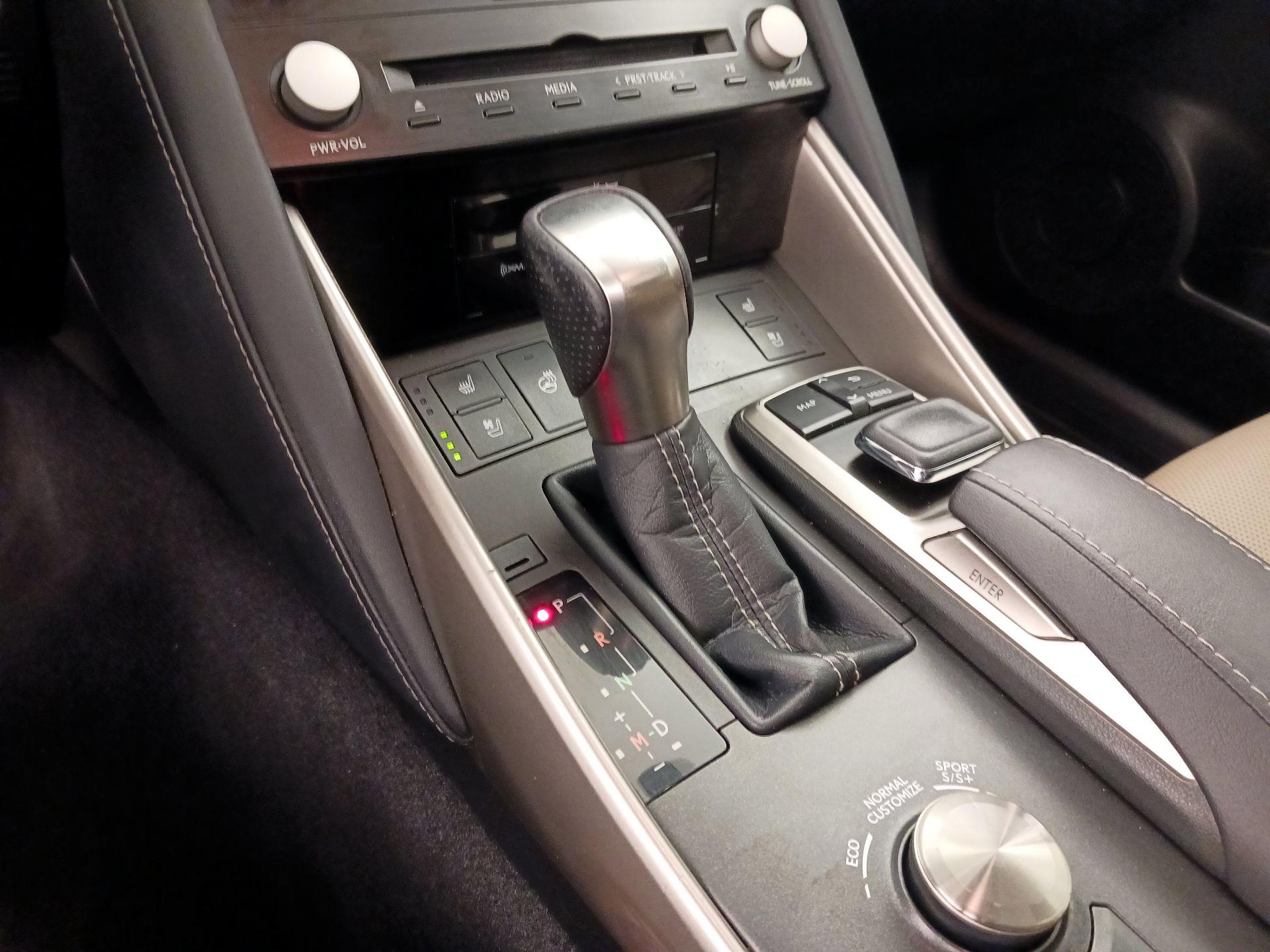 Thumbnail: 2017 Lexus IS - 18